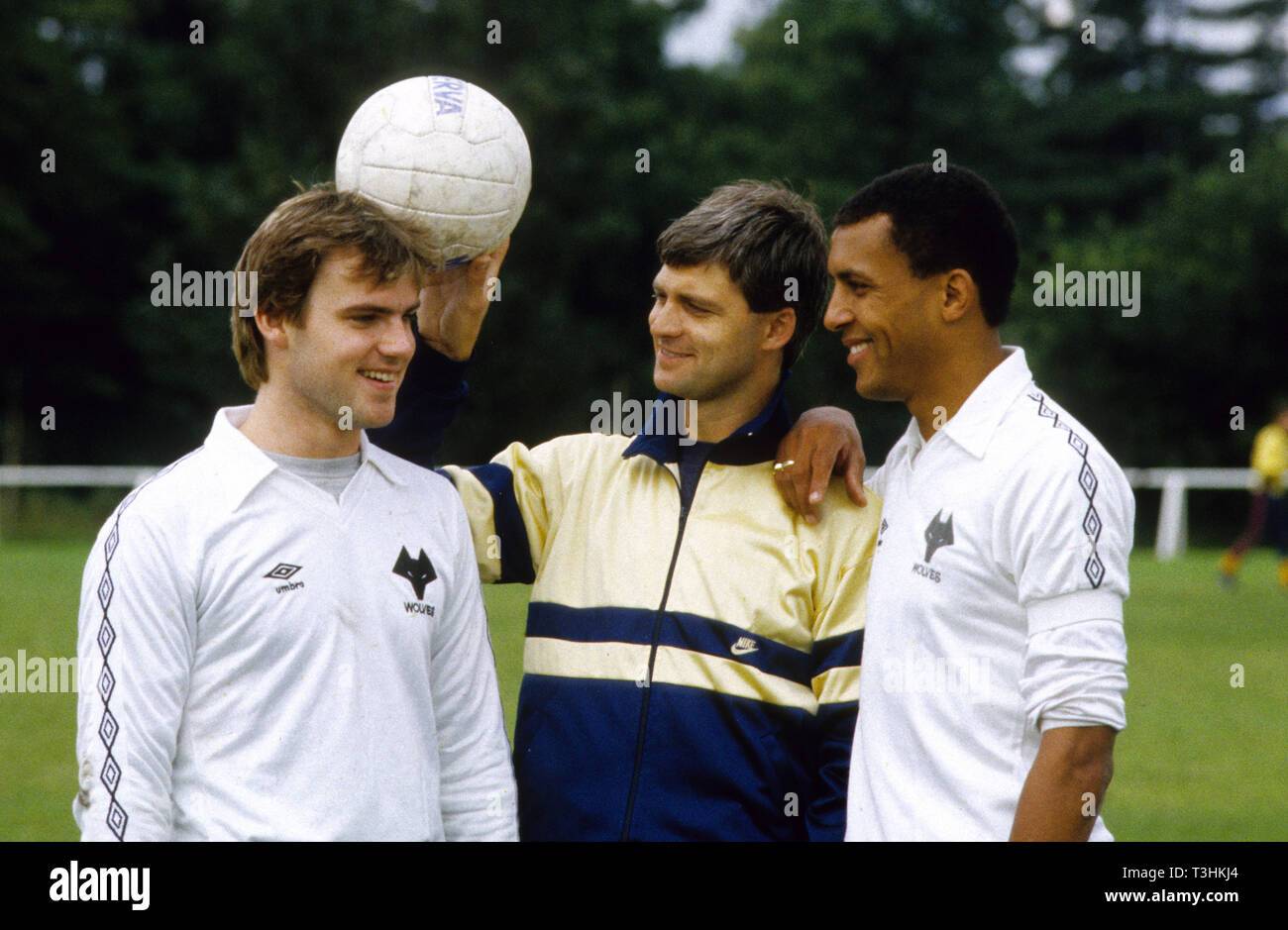 Wolverhampton Wanderers manager Brian Little with John Purdie and David Barnes in August 1986 Stock Photo