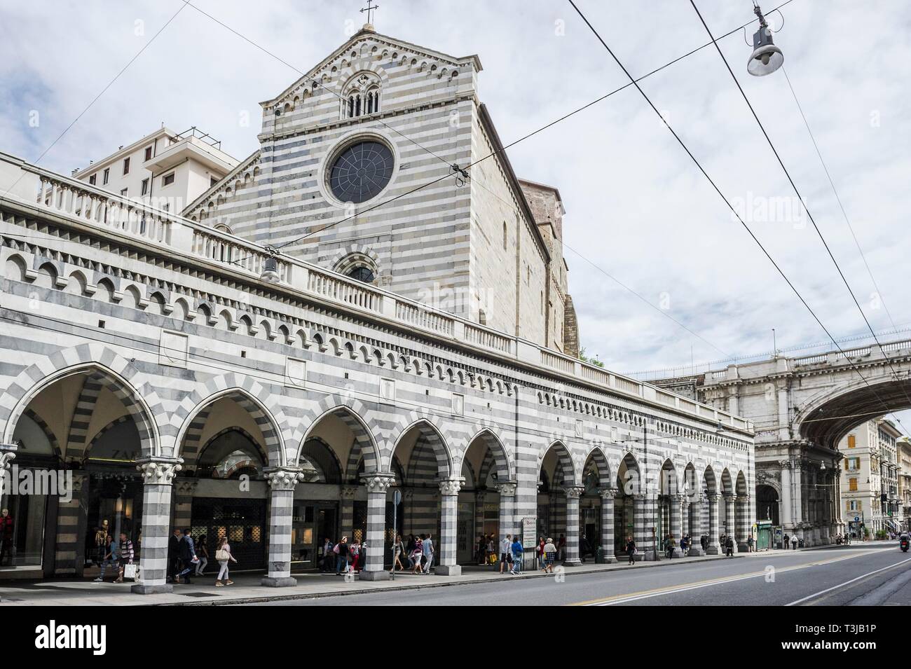 Genoa old town arcade hi-res stock photography and images - Alamy