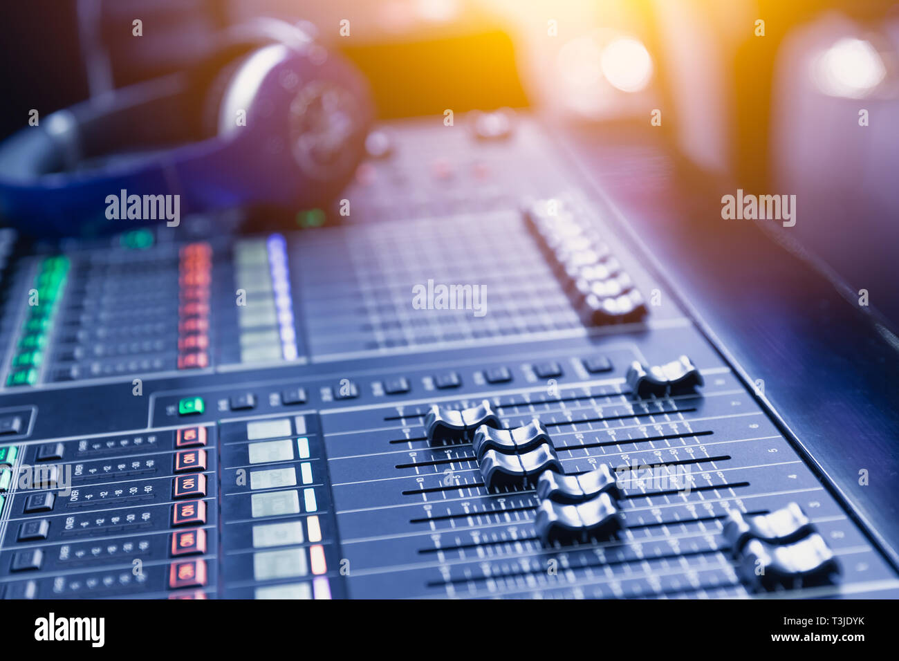 Sound engineer concert hires stock photography and images Alamy
