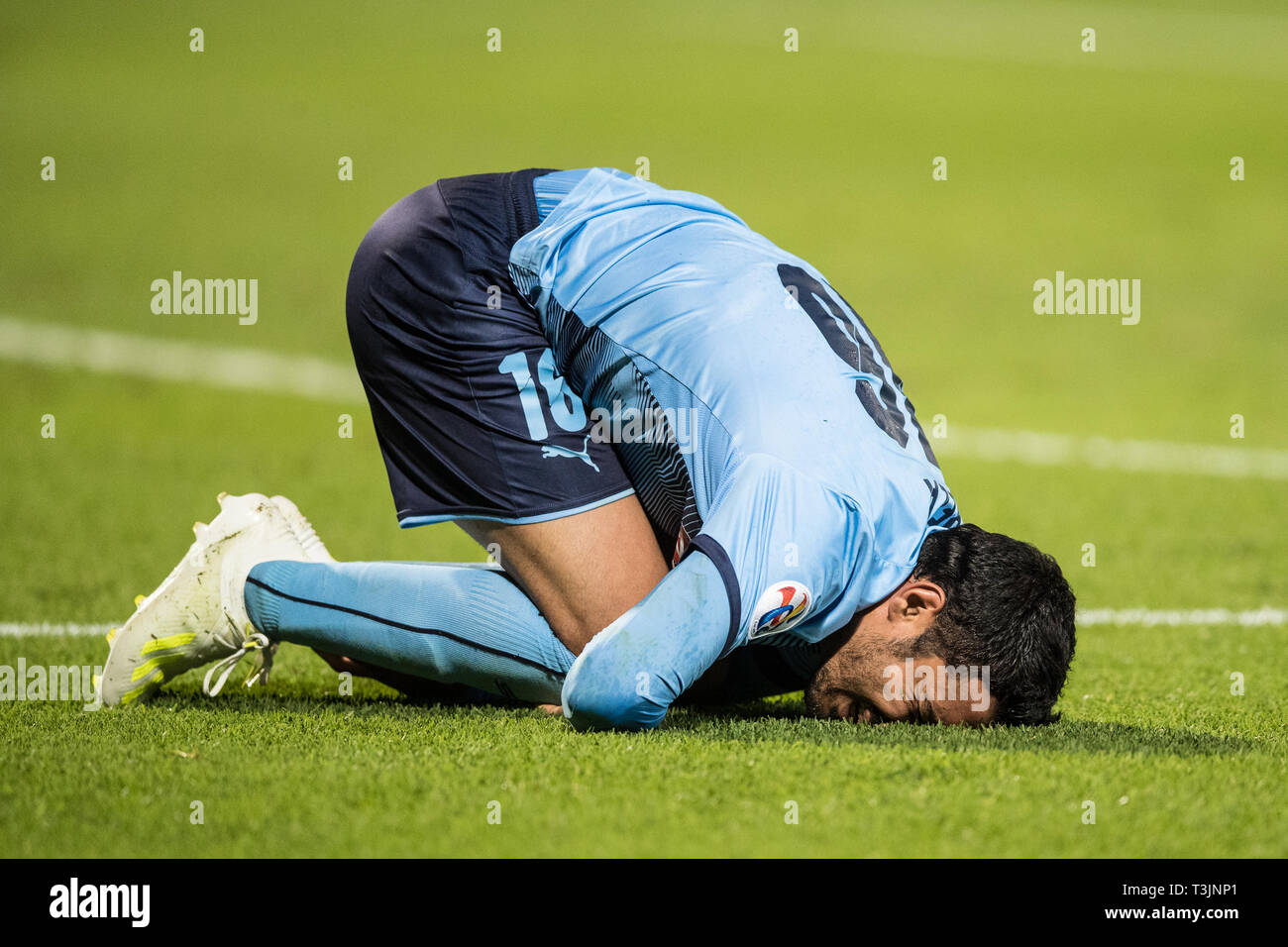 Kogarah, Australia. 10th Apr, 2019. Reza Ghoochannejhad of Sydney FC injured during the AFC Champions League Group H match between Sydney FC and Shanghai SIPG at Jubilee Stadium, Kogarah, Australia on 10 April 2019. Photo by Peter Dovgan.  Editorial use only, license required for commercial use. No use in betting, games or a single club/league/player publications. Credit: UK Sports Pics Ltd/Alamy Live News Stock Photo