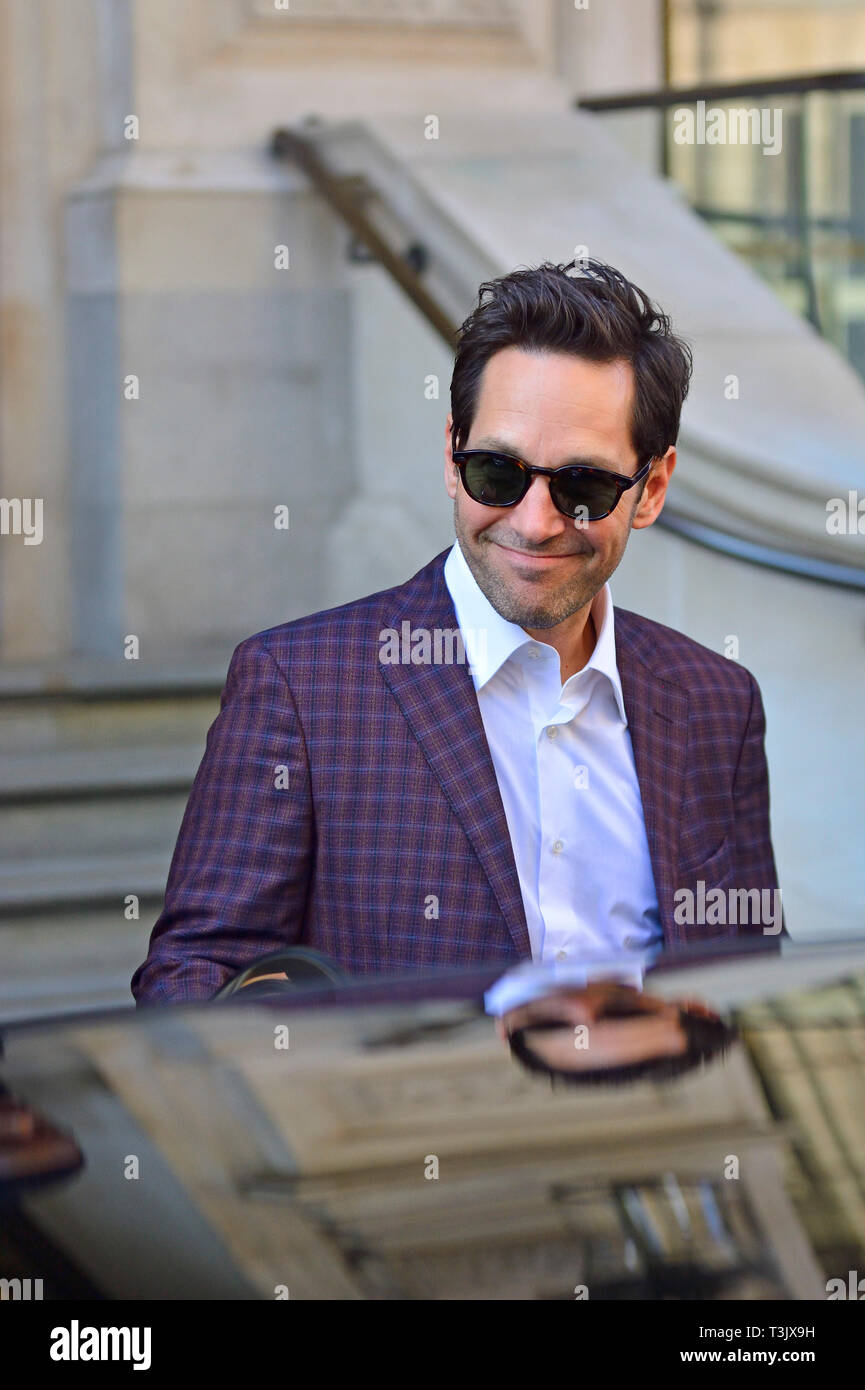 London, UK. 10th Apr, 2019. American actor Paul Rudd, in London for the premiere of 'Avengers-Endgame', leaves the Corinthia Hotel in Whitehall Place, London. Credit: PjrFoto/Alamy Live News Stock Photo