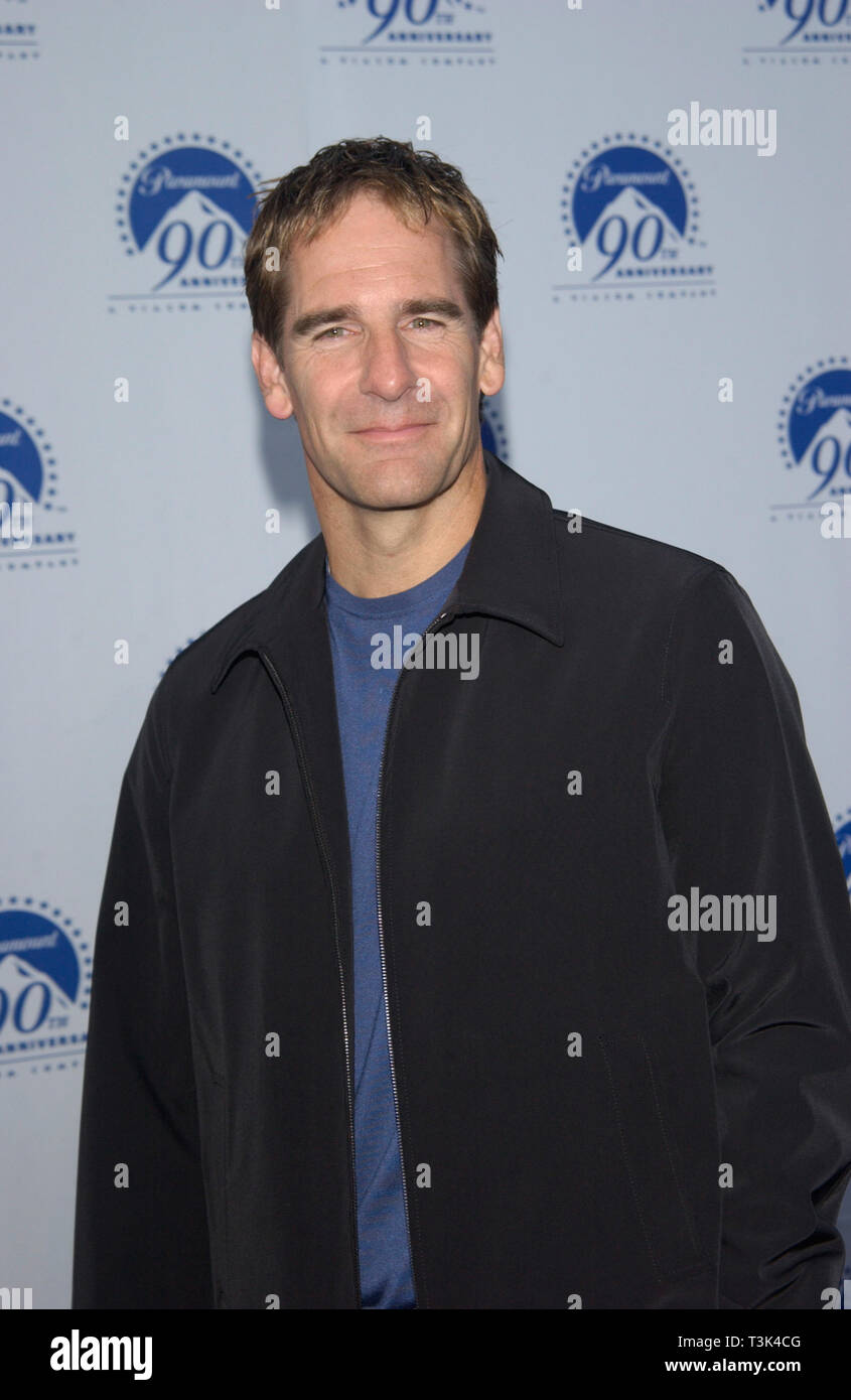 Pakula Actor LOS ANGELES, CA. July 14, 2002: Actor SCOTT BAKULA at the Paramount ...