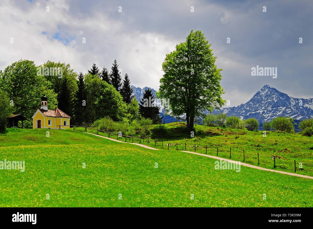 Chapel Maria Rast, Buckelwiesen, near KrÃ¼n, in the Werdenfelser Land, in the background the Karwendelgebirge, Bavaria, Oberbayern, Germany, Europe Stock Photo