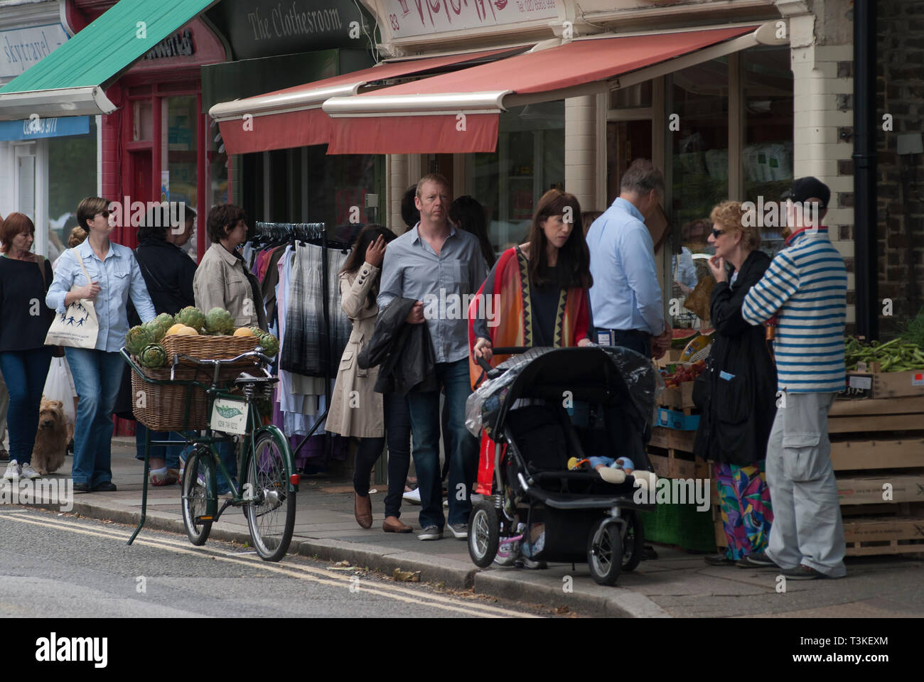 Barnes Village SW London people shopping. HOMER SYKES Stock Photo