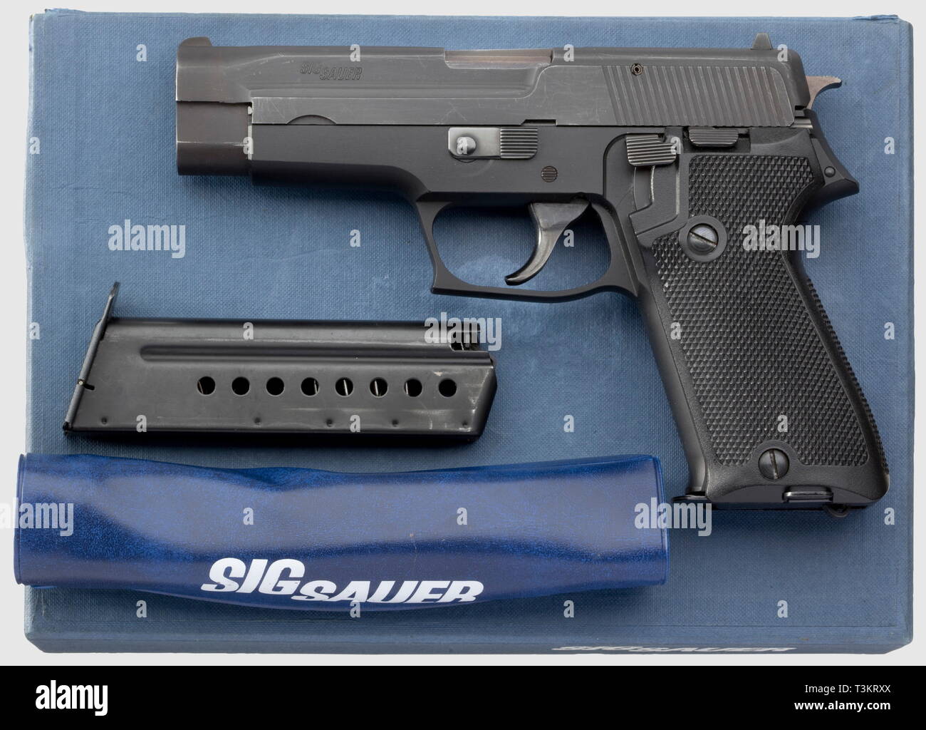 weapons, small arms, semi-automatic pistol SIG Sauer P226, calibre 9 mm Parabellum, with box and magazine, SIG Sauer GmbH und company KG, Germany, since 1975, Additional-Rights-Clearance-Info-Not-Available Stock Photo
