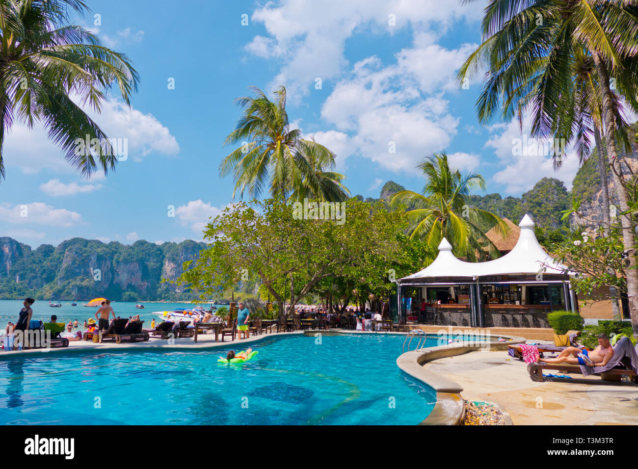 Railay bay thailand hi-res stock photography and images - Alamy