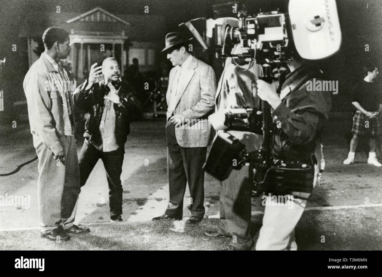princess polly baby blue dress Denzel Washington, movie director Carl Franklin, and Tom Sizemore on the  set of the movie Devil in a Blue Dress, 1995 Stock Photo