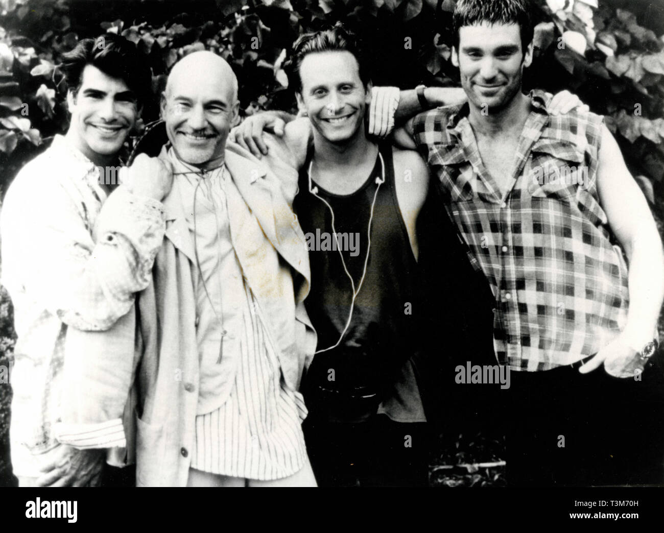 Steven Weber, Michael T. Weiss, Patrick Stewart, and Bryan Batt in the movie Jeffrey, 1995 Stock Photo