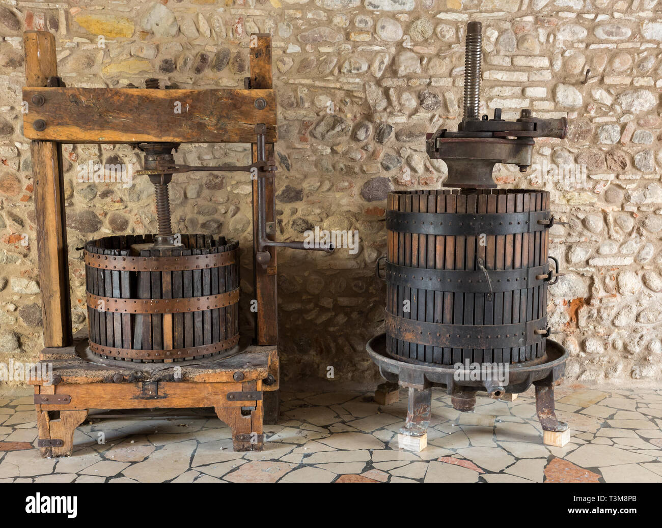 Ancient Wine Press Stock Photos & Ancient Wine Press Stock Images Alamy