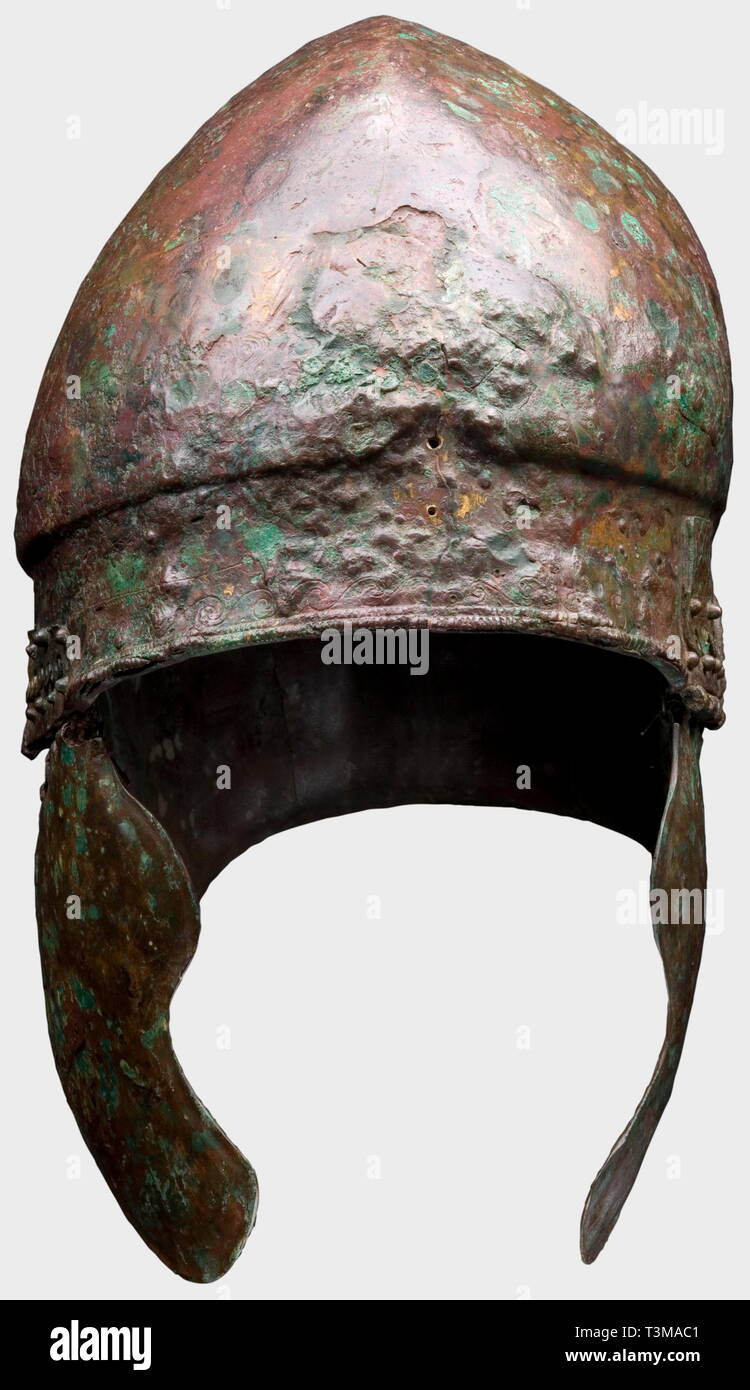 Greek helmet bronze 4th century hi-res stock photography and images - Alamy