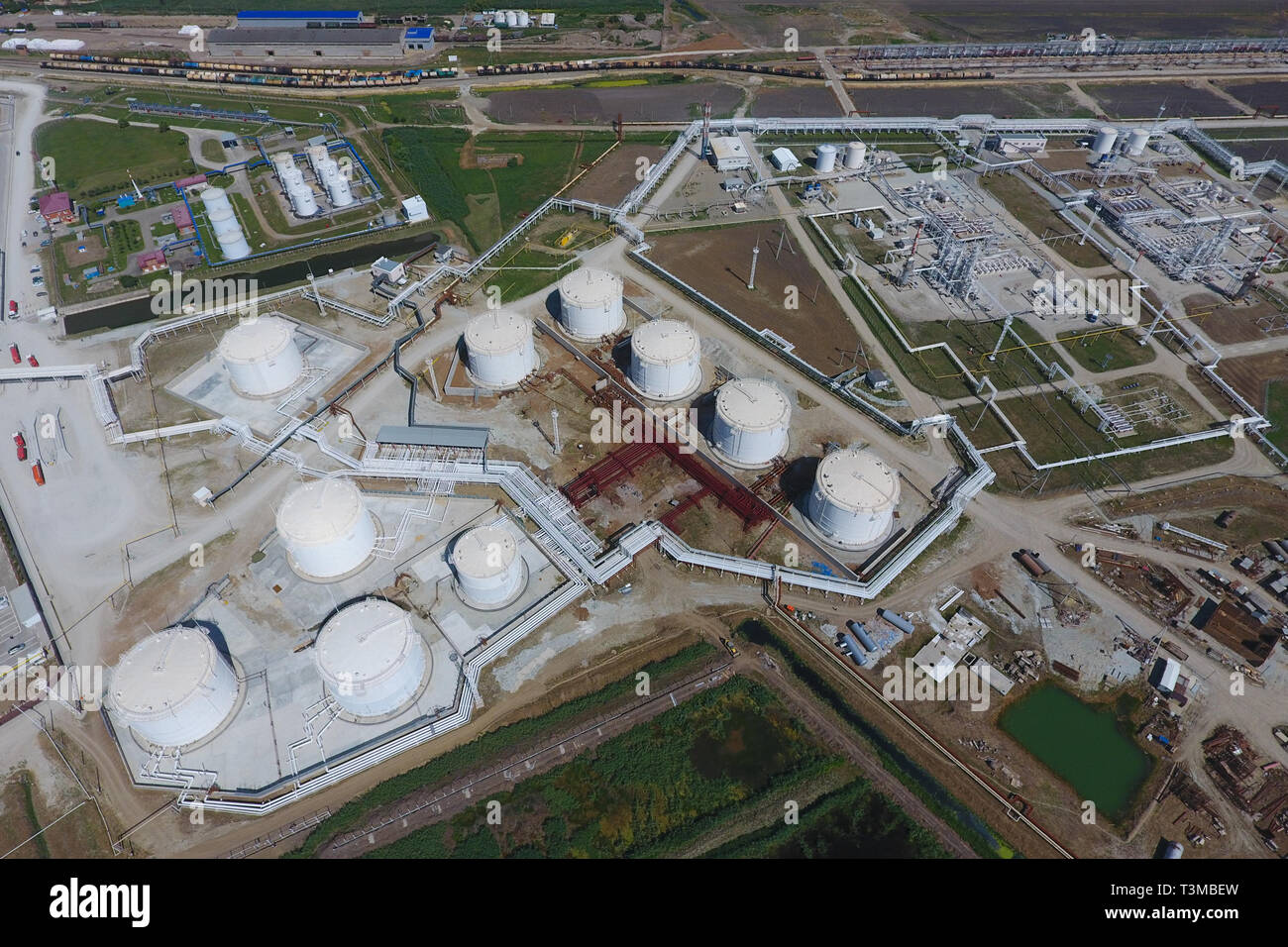 Reservoirs for storage of oil and products of its processing. Refinery ...