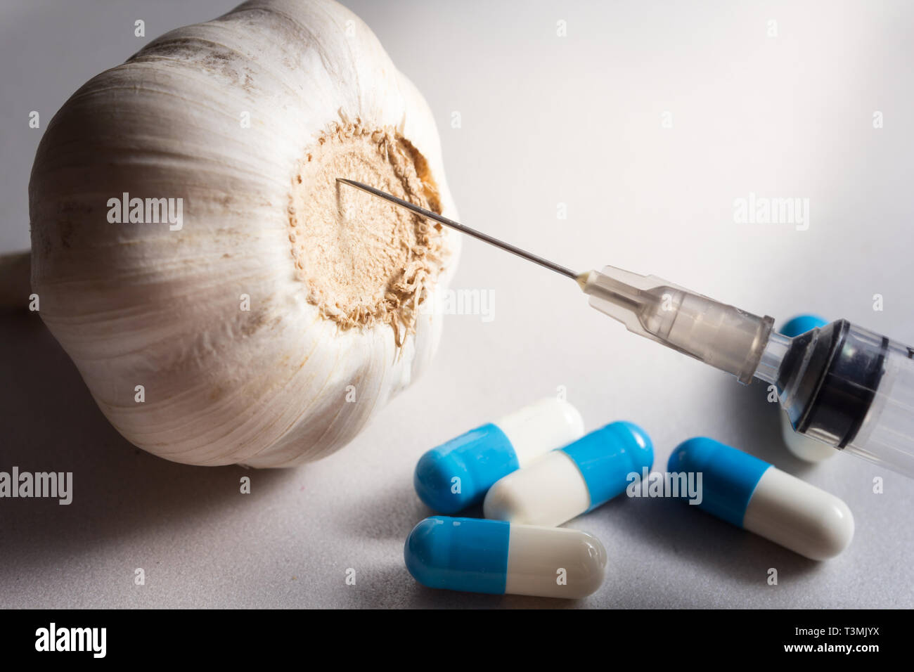 Garlic injection hi-res stock photography and images - Alamy