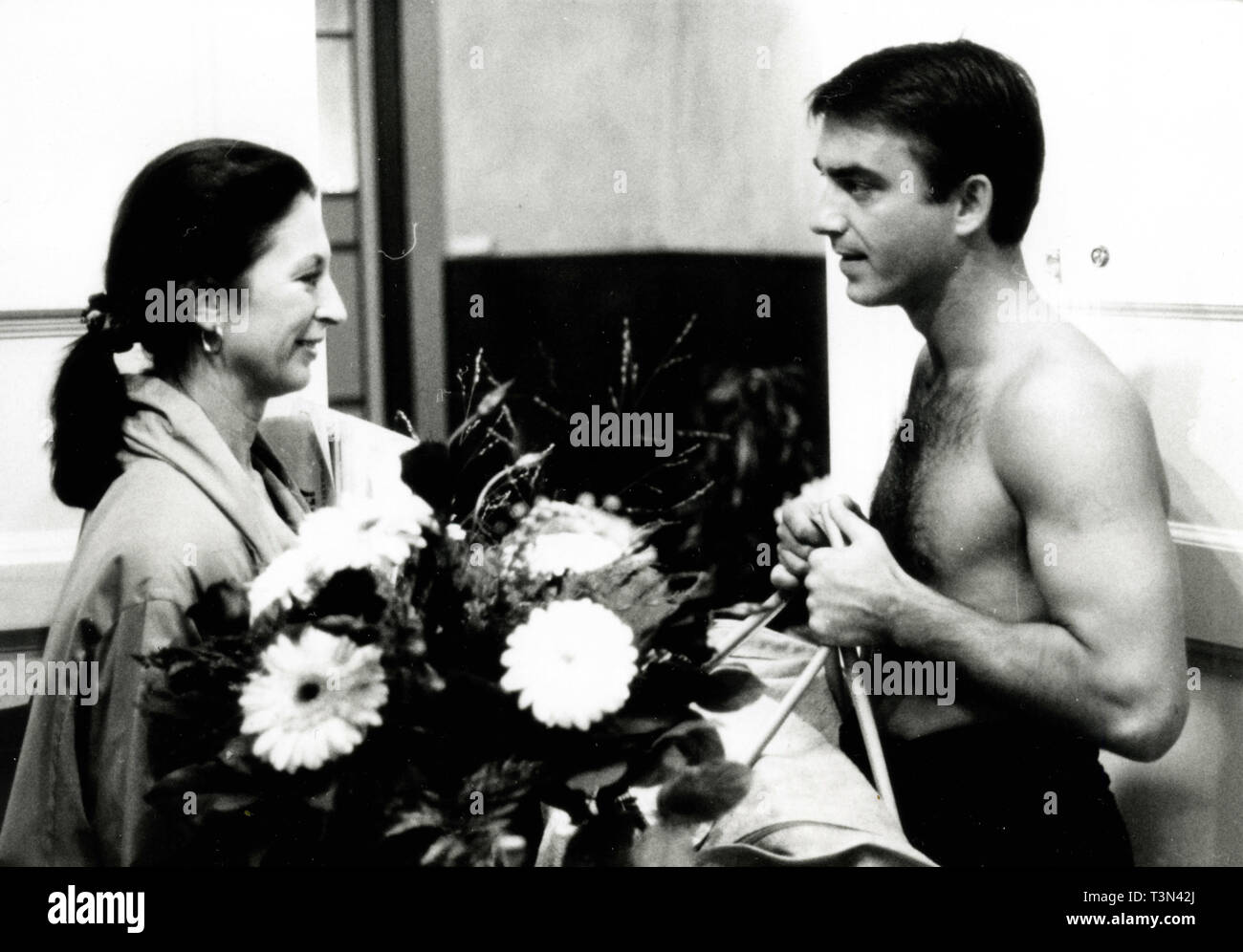 Daniela Ziegler and Tim Bergmann in the movie Echte Kerle, 1995 Stock Photo Alamy