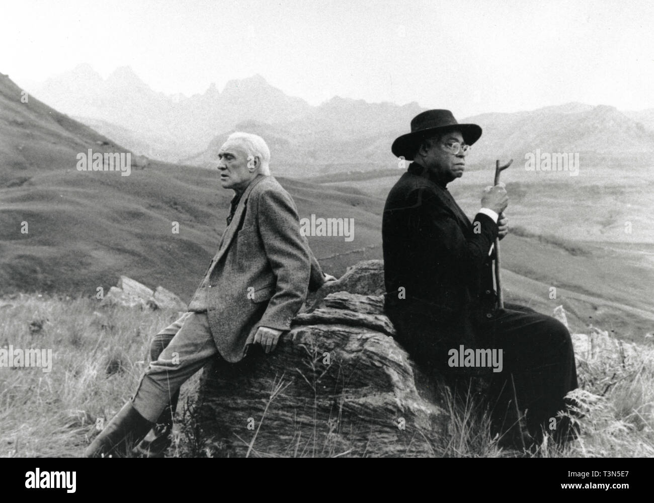 Richard Harris and Charles S. Dutton in the movie Cry, The Beloved Country, 1995 Stock Photo