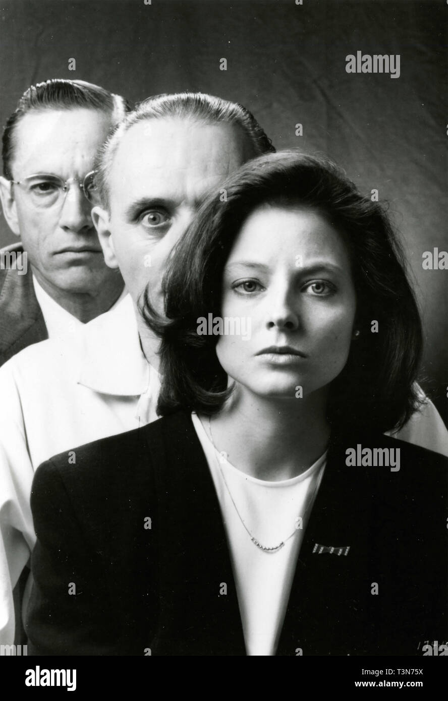 Scott Glenn, Anthony Hopkins, and Jodie Foster on the set of the movie The Silence of the Lambs, 1991 Stock Photo