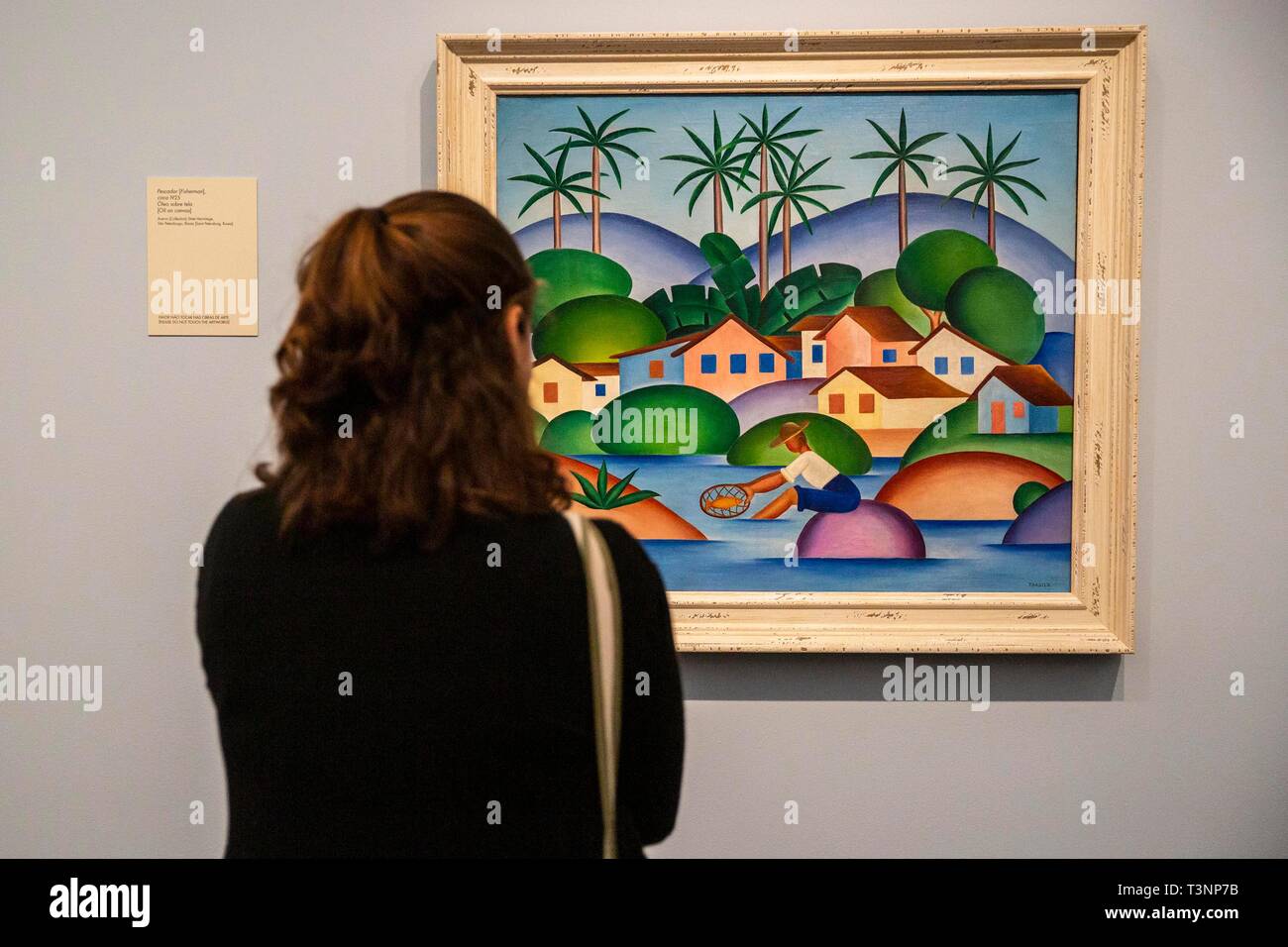 Sp Sao Paulo 10 04 2019 Exposition Tarsila Do Amaral Masp Public Movement That Observes The