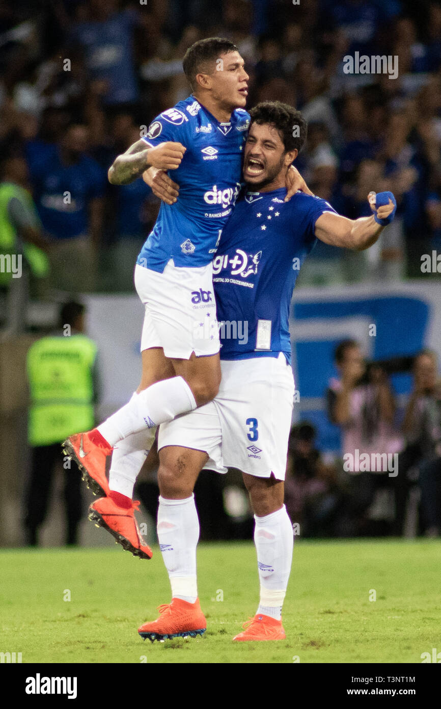 MG - Belo Horizonte - 10/04/2019 - Libertadores 2019, Cruzeiro vs. Huracan - Lucas romero and leo Cruzeiro players celebrate goal during match against Huracan at the Mineirao Stadium for the championship Libertadores 2019. Photo: Marcelo Alvarenga / AGIF Stock Photo