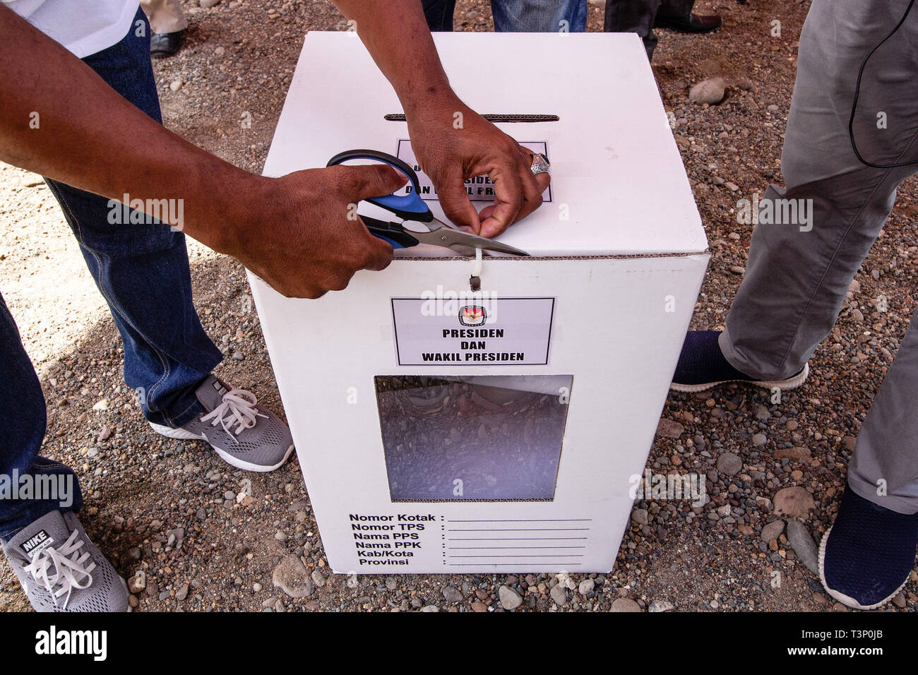 Lhokseumawe, Indonesia. 11th Apr, 2019. Officials seen preparing the ballot box during pre-election drill for president, vice-presidential candidates and legislative candidates in Lhokseumawe, Aceh province, Indonesia. Elections in Indonesia will take place next week on Wednesday April 17, 2019. Credit: SOPA Images Limited/Alamy Live News Stock Photo