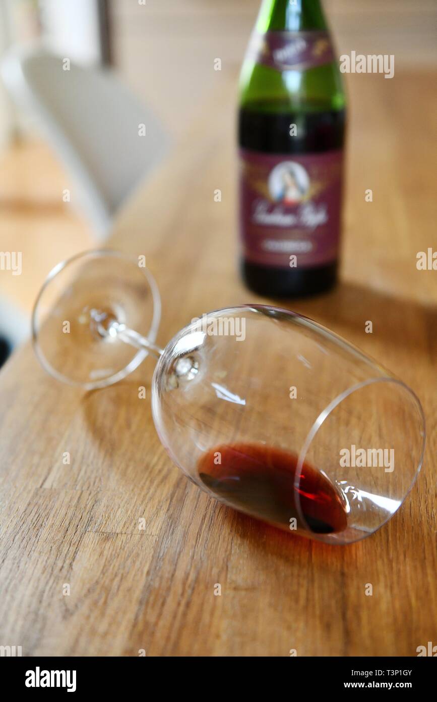 Symbolic picture red wine, Germany, city of Osterode, 09. April 2019. Photo Frank May usage