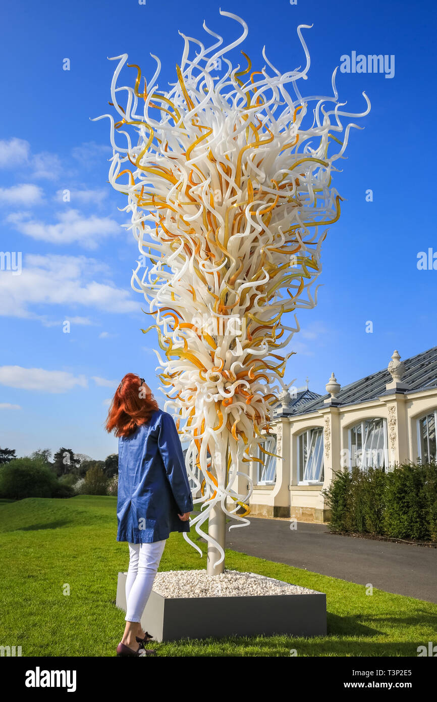 Kew Gardens, London, UK, 11th April 2019. Opal and Amber Towers by Dale