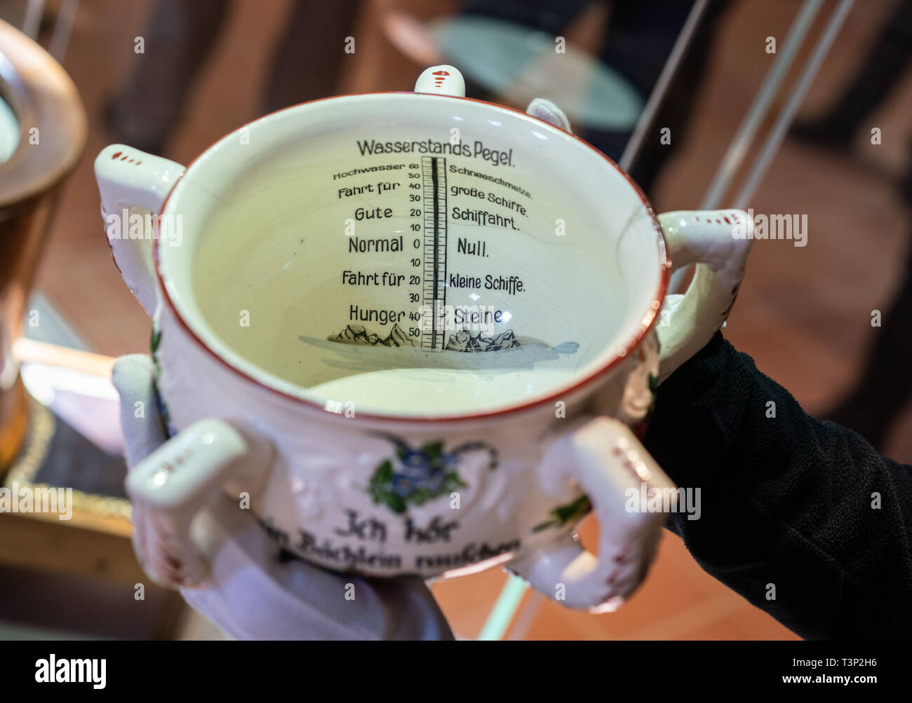 Chamber pot history hires stock photography and images Alamy