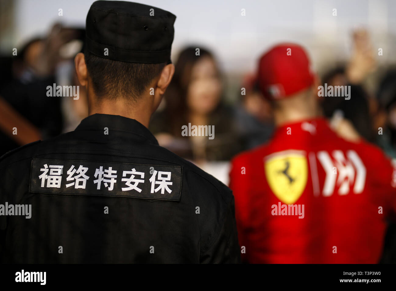 Shanghai, China. 11th Apr, 2019. Motorsports: FIA Formula One World Championship 2019, Grand Prix of China, police officer, Polizei, Sicherheit Credit: dpa/Alamy Live News Stock Photo