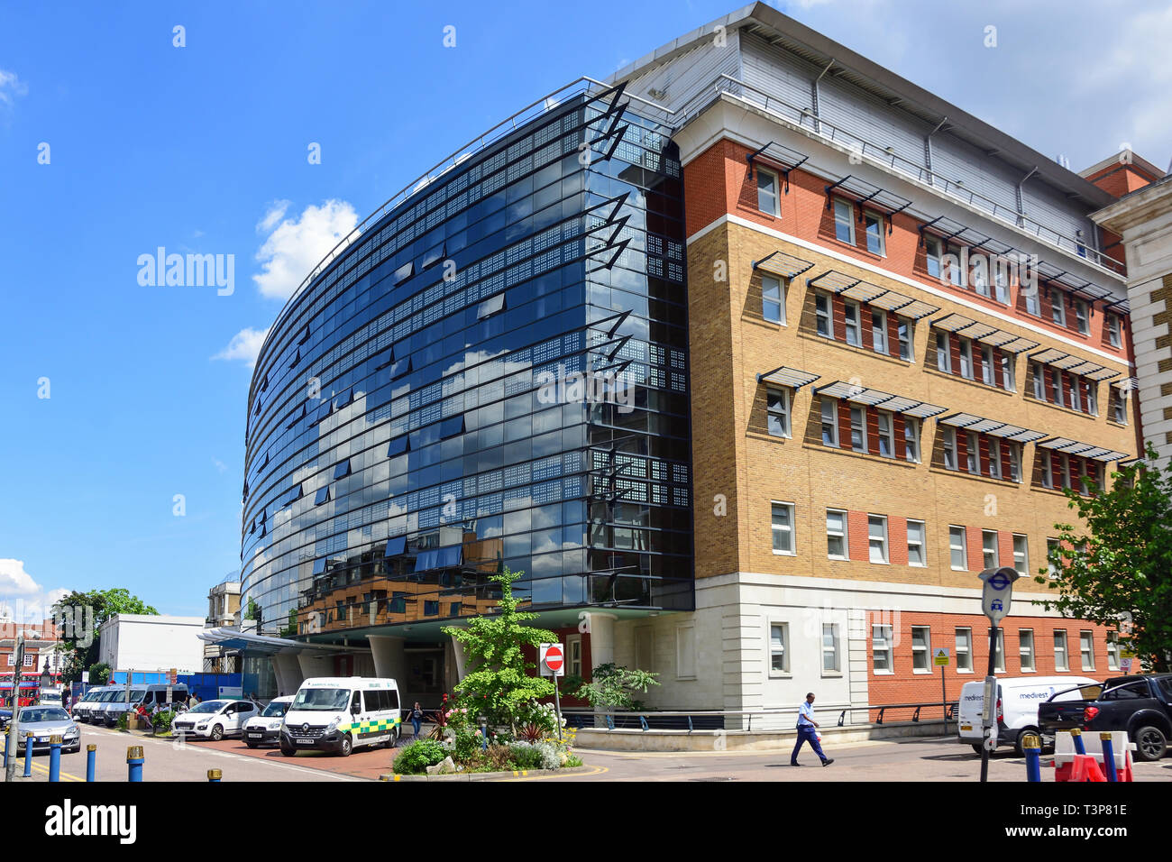 Entrance to Golden Jubilee Wing at King's College Hospital, Denmark Hill,  Camberwell, London Borough of Southwark, London, England, United Kingdom  Stock Photo - Alamy