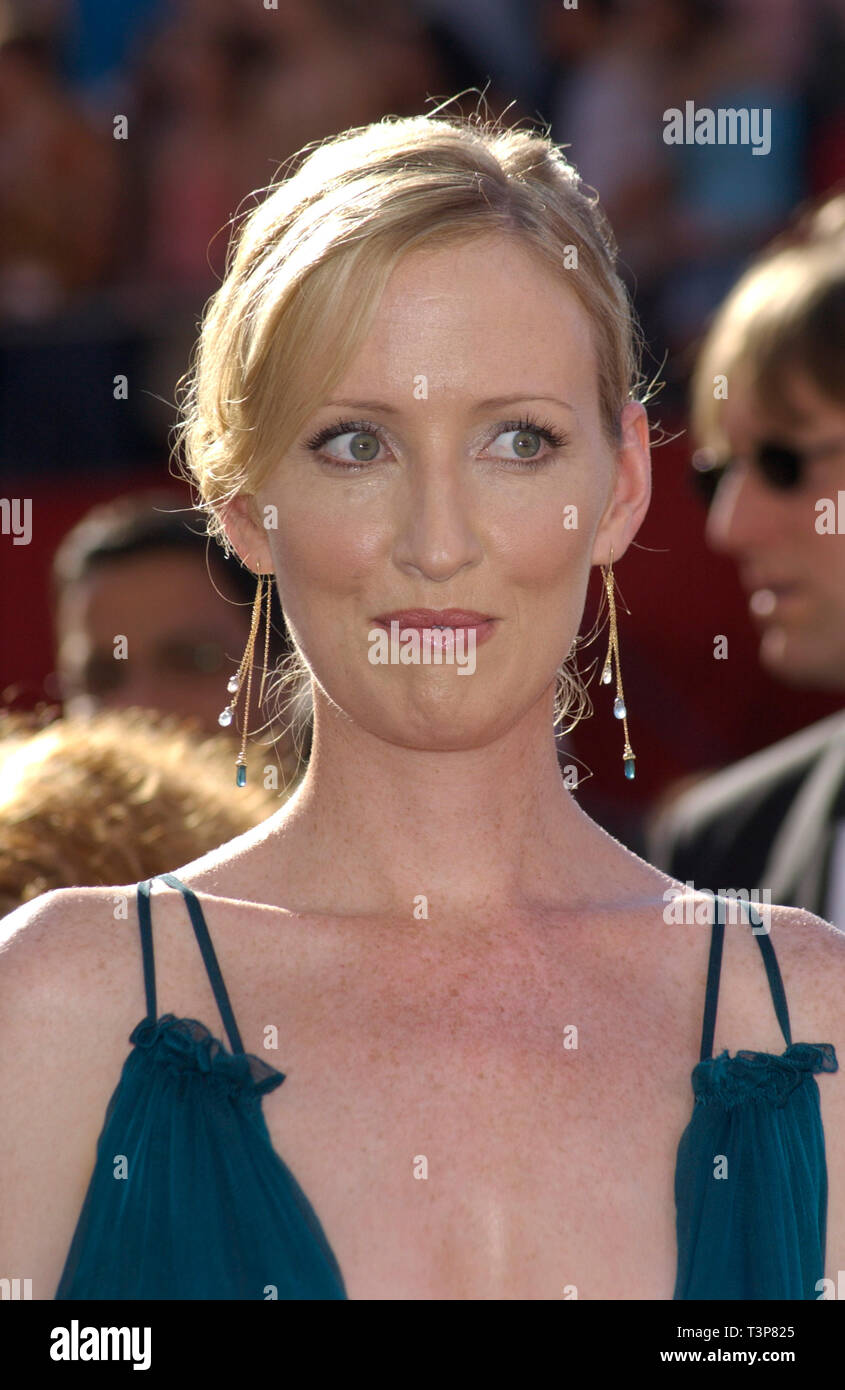 Janel Moloney’s Instagram, Twitter & Facebook on IDCrawl