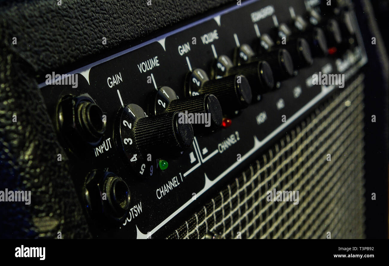 Amplifier guitar hires stock photography and images Alamy