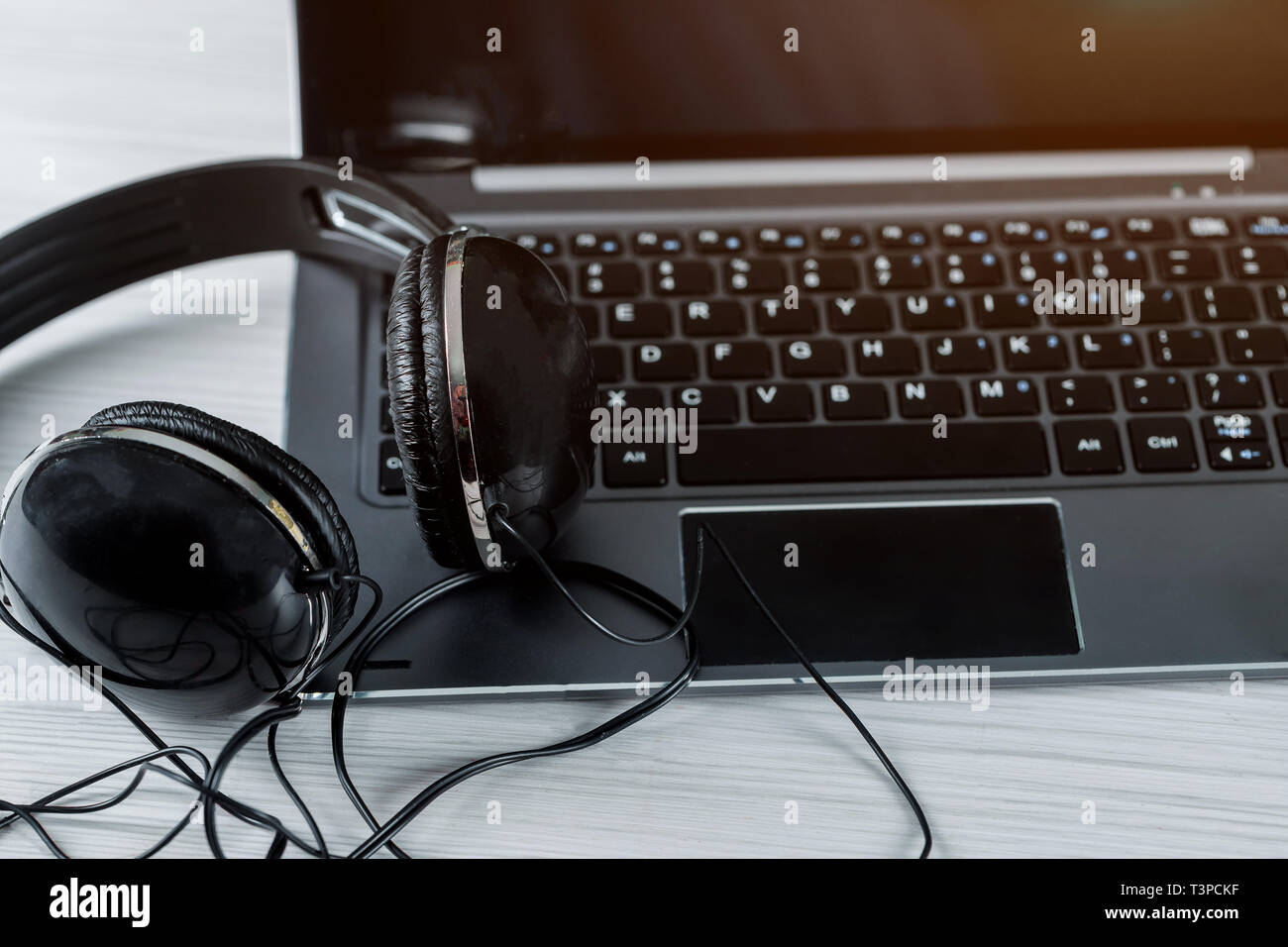 laptop with headphone