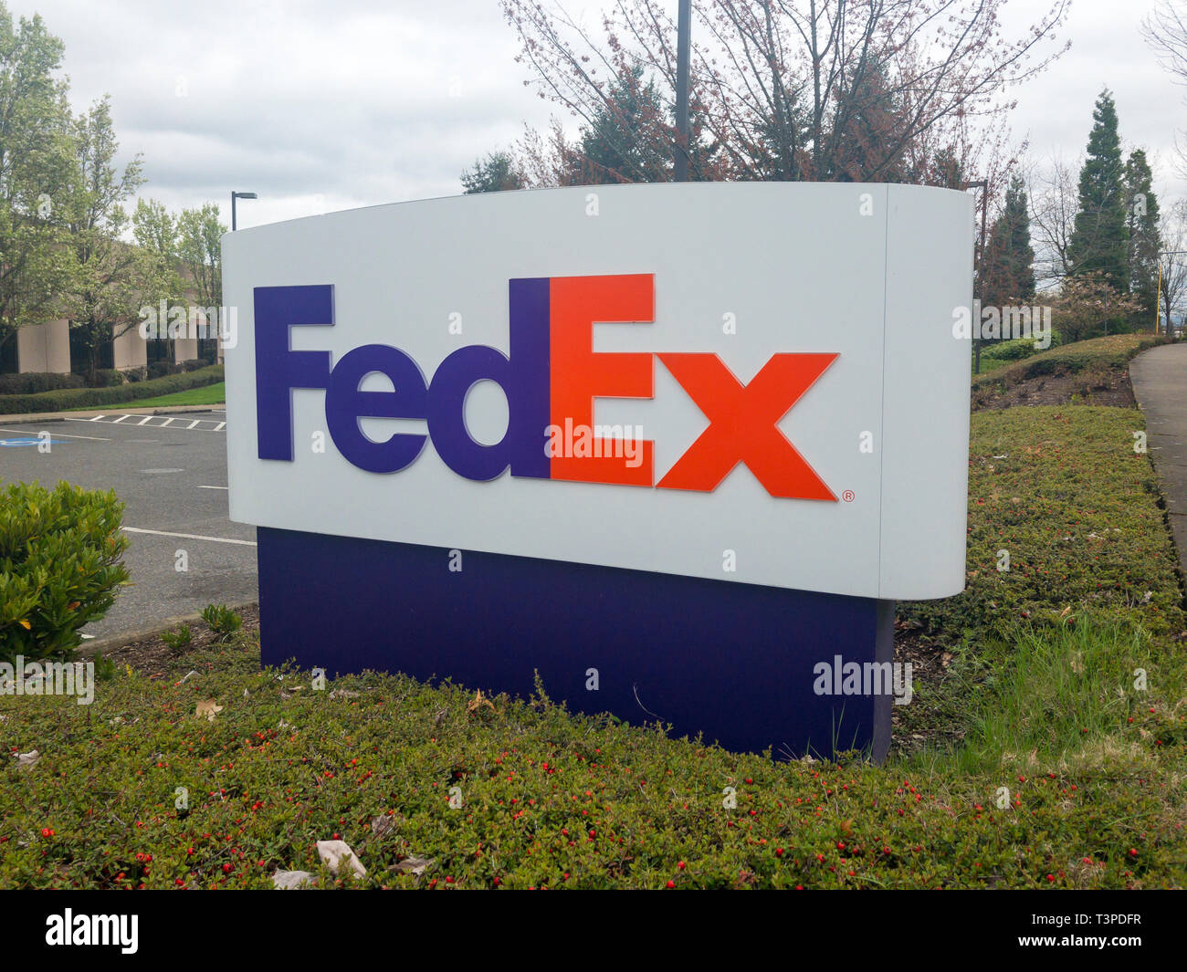 Fedex package scan hi-res stock photography and images - Alamy