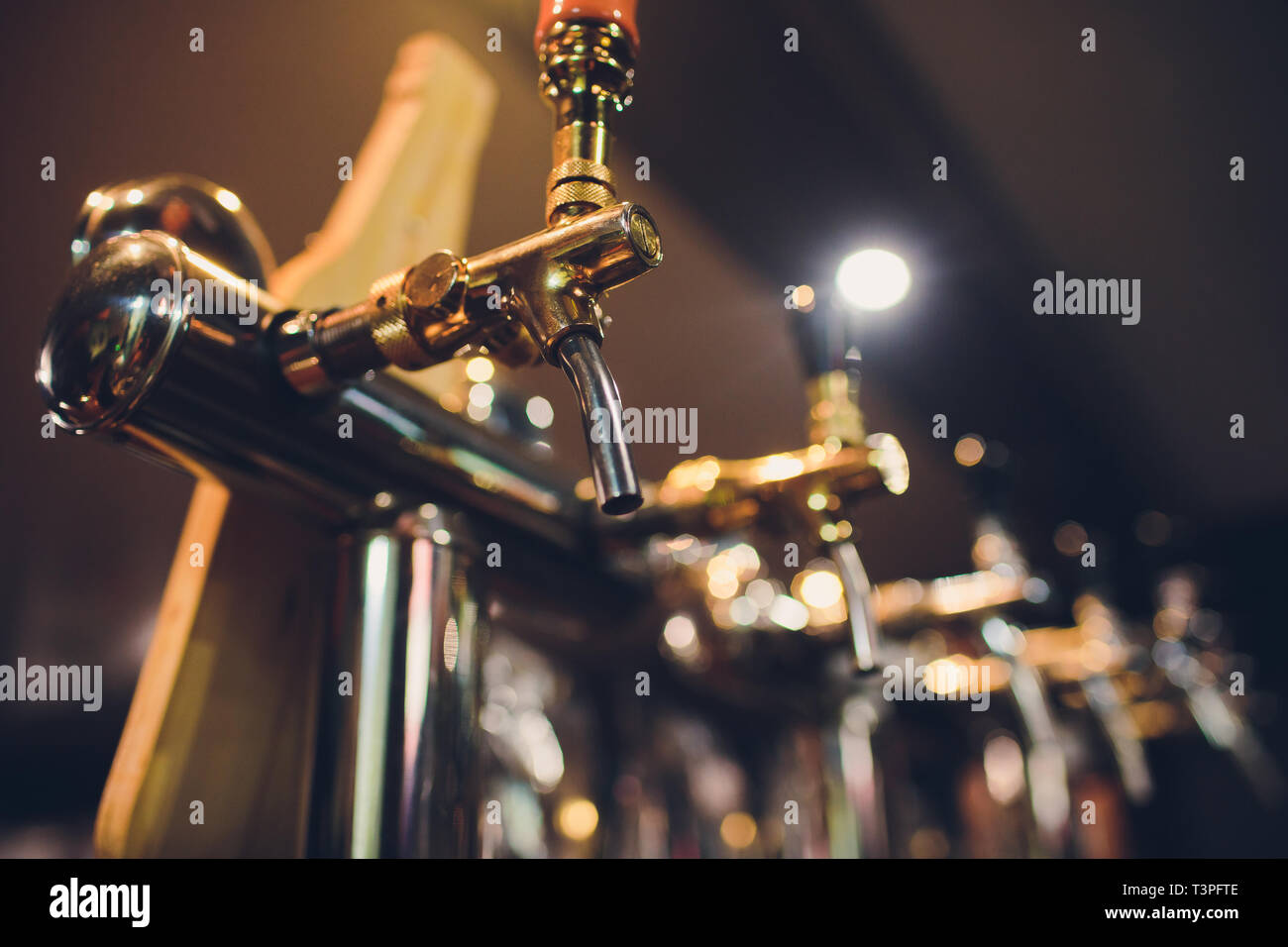 Draft beer system hi-res stock photography and images - Alamy