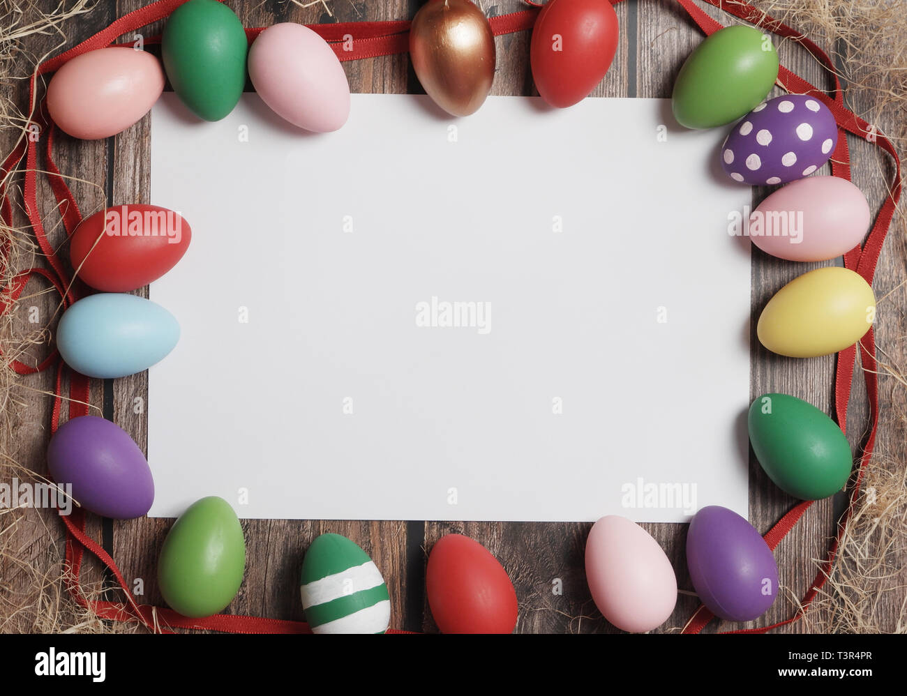 Flat lay easter eggs hi-res stock photography and images - Alamy