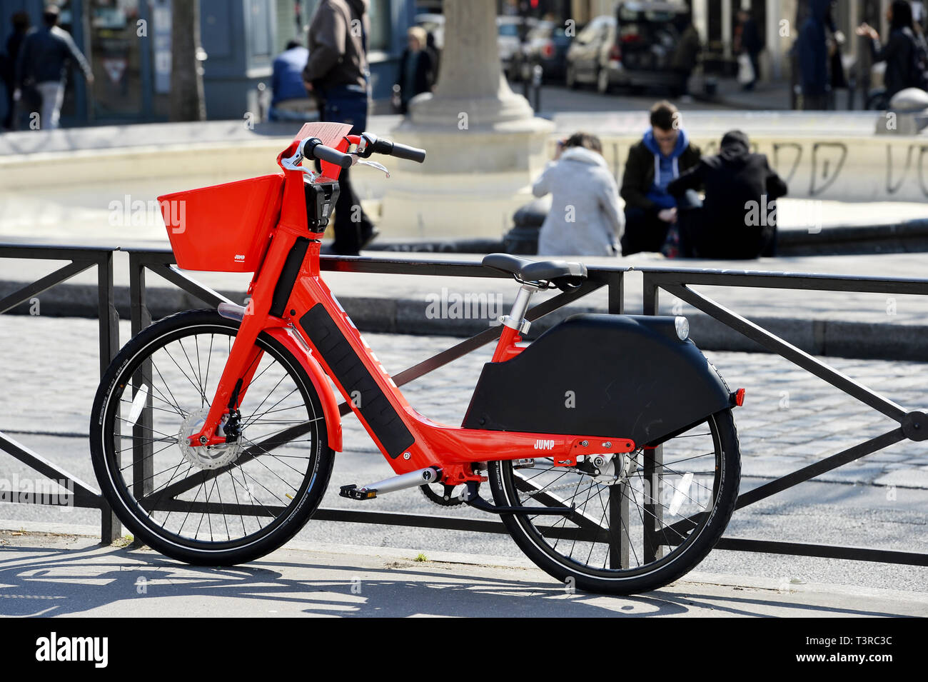 500 of Jump bikes and 500 scooters have been deployed in Paris on the 11th of April as the first try of UBER on this activity Paris France Stock Photo Alamy