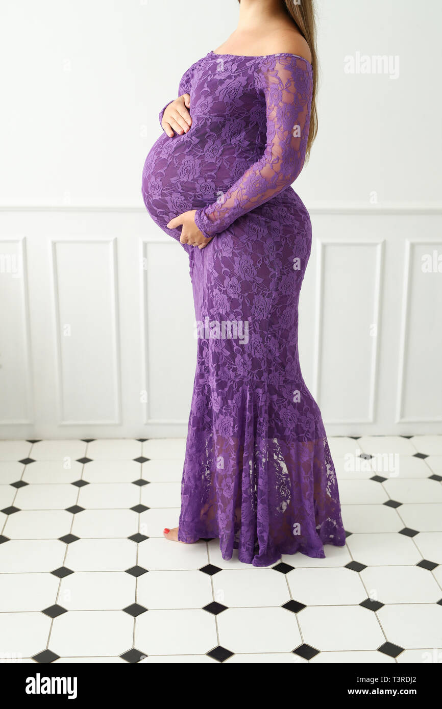 Beautiful pregnant woman in a bathroom Stock Photo Alamy