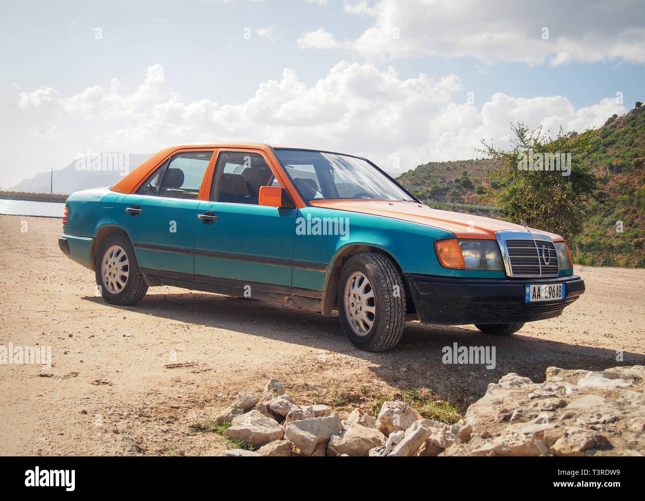 SARANDA, ALBANIA-SEPTEMBER 12, 2017: 1985 Mercedes-Benz E-Class (W124) on the parking lot Stock Photo