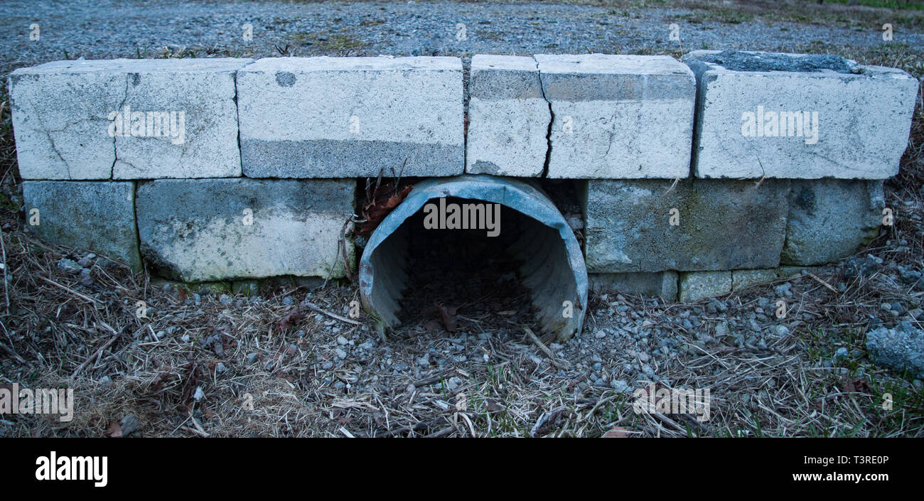 Cement pipe hires stock photography and images Alamy