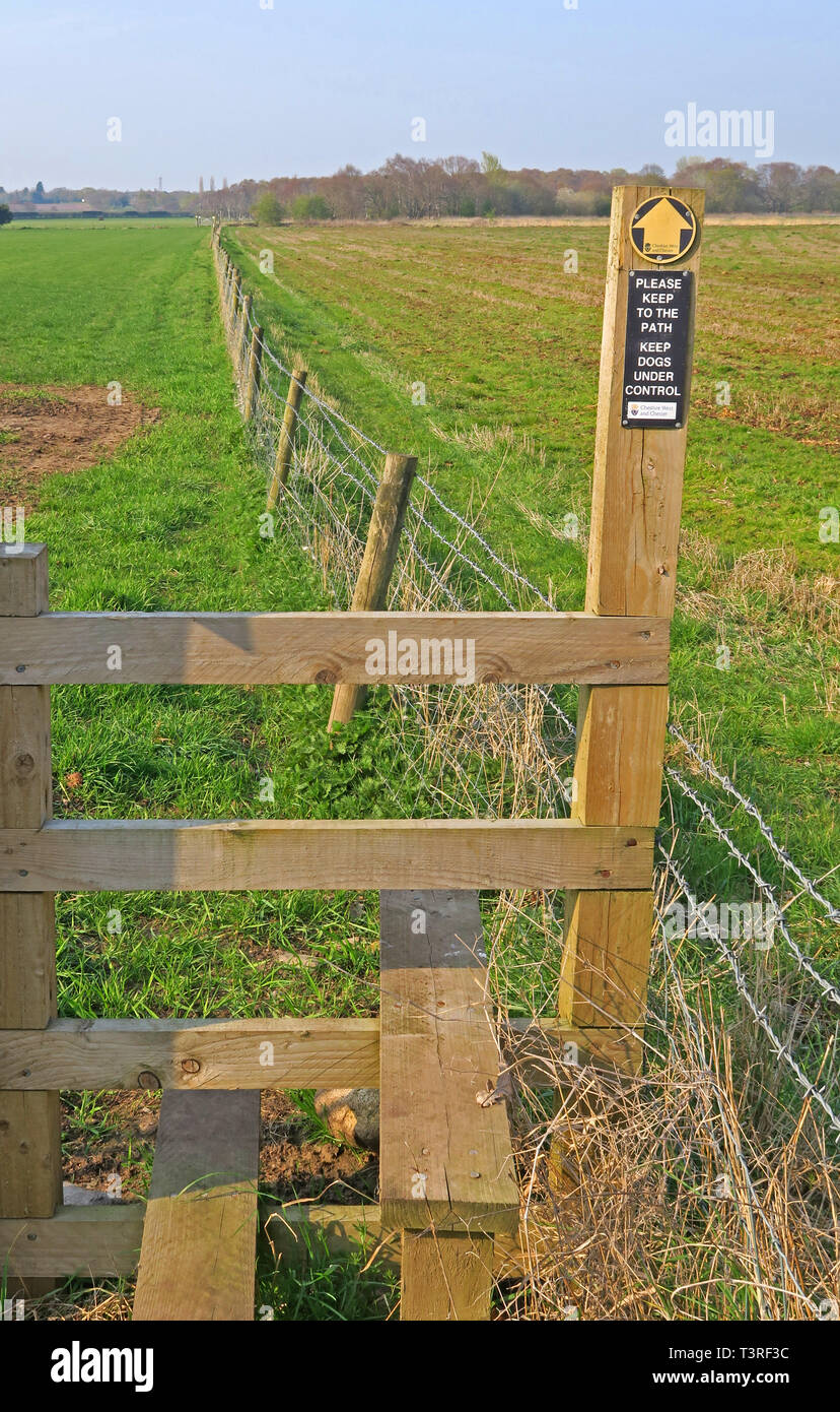 Countryside public right of way, pathway, sign warning to keep to the path & keep dogs under control, The Countryside code Stock Photo