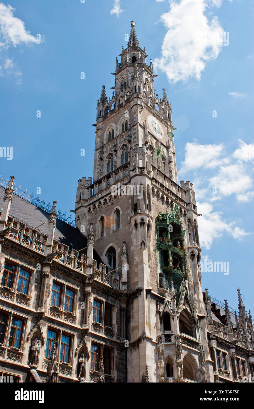 The neues rathaus glockenspiel hires stock photography and images Alamy