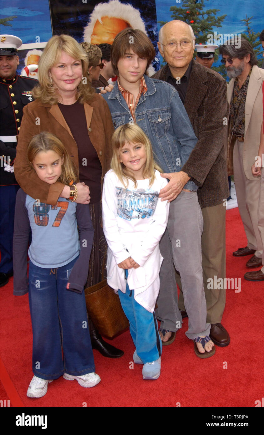 LOS ANGELES, CA. October 27, 2002: NORMAN LEAR & family at the world premiere of The Santa Clause 2, at the El Capitan Theatre, Hollywood. © Paul Smith / Featureflash Stock Photo