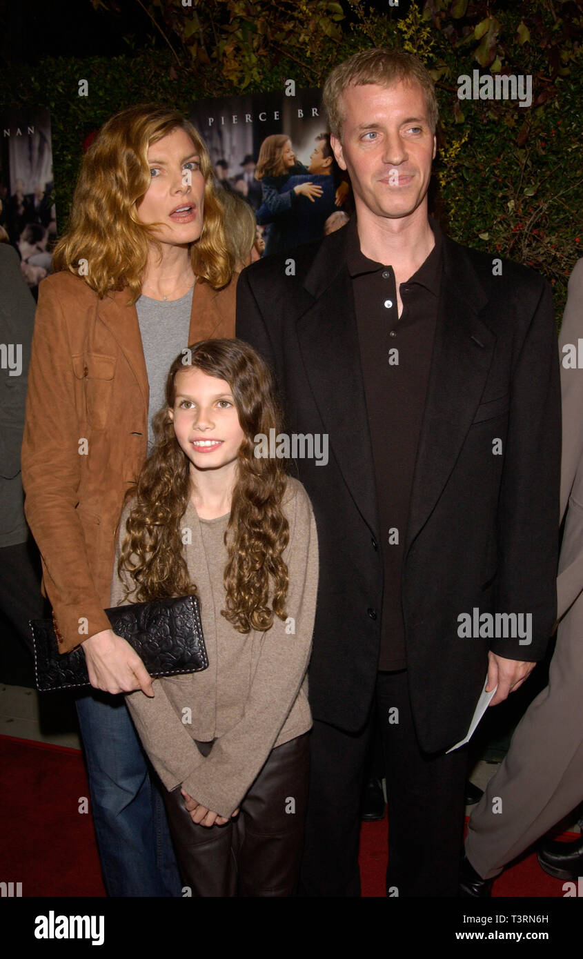 LOS ANGELES, CA. December 03, 2002: Actress RENE RUSSO with husband DAN GILROY & daughter ROSE at the Los Angeles premiere of Evelyn. © Paul Smith / Featureflash Stock Photo