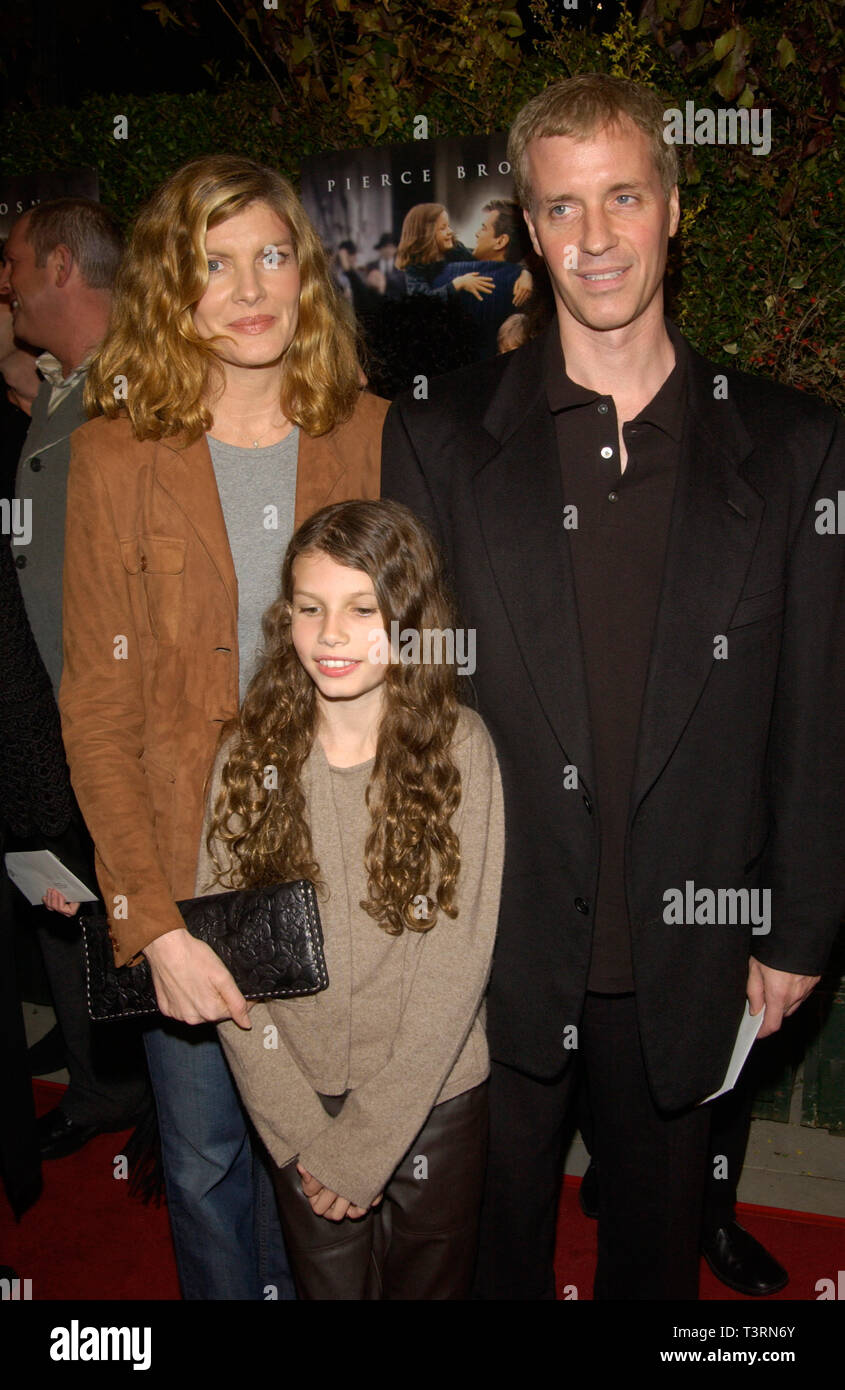 LOS ANGELES, CA. December 03, 2002: Actress RENE RUSSO with husband DAN GILROY & daughter ROSE at the Los Angeles premiere of Evelyn. © Paul Smith / Featureflash Stock Photo