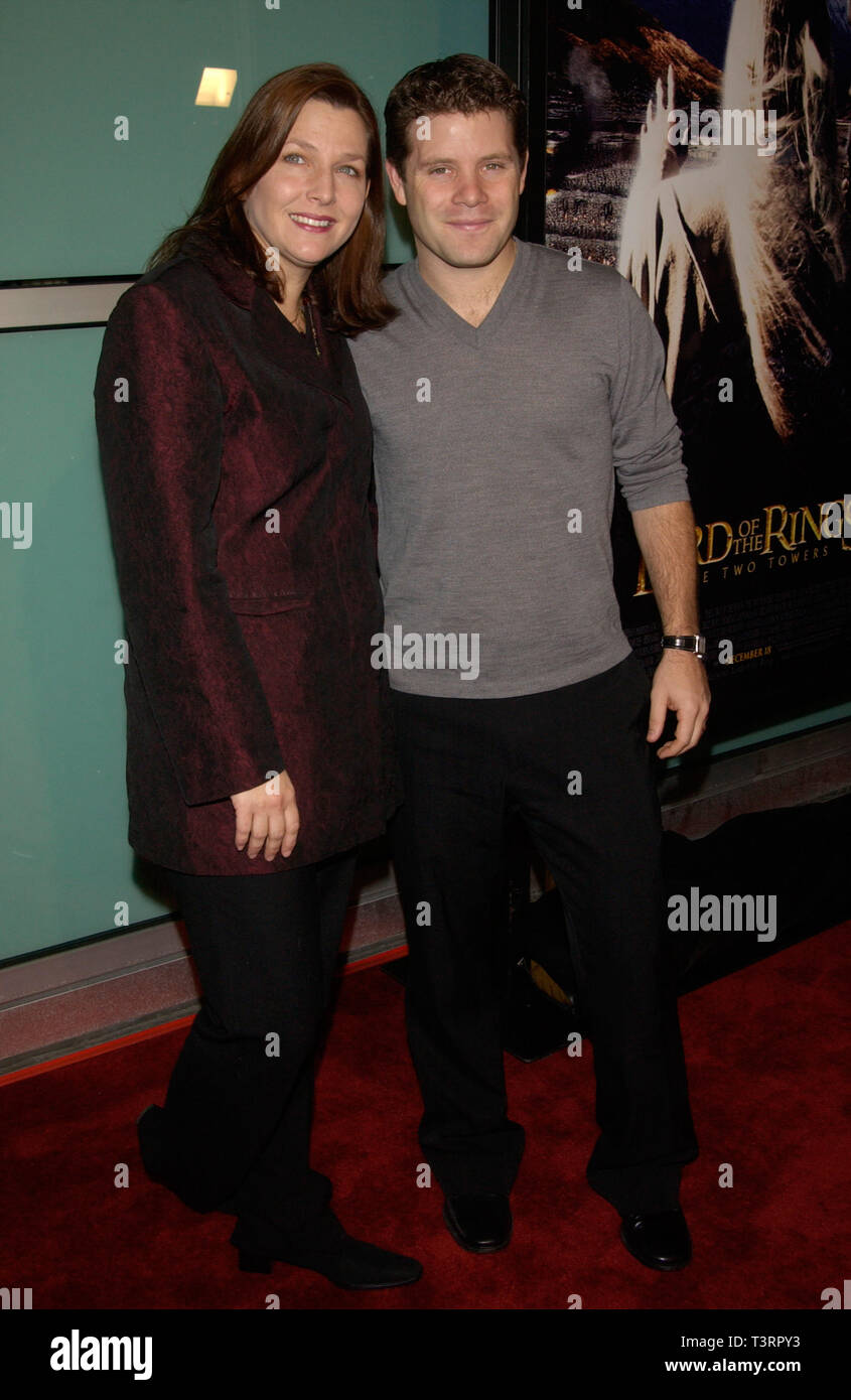 LOS ANGELES, CA. December 15, 2002: Actor SEAN ASTIN & wife at the Los Angeles premiere of his new movie The Lord of the Rings: The Two Towers. © Paul Smith/Featureflash Stock Photo