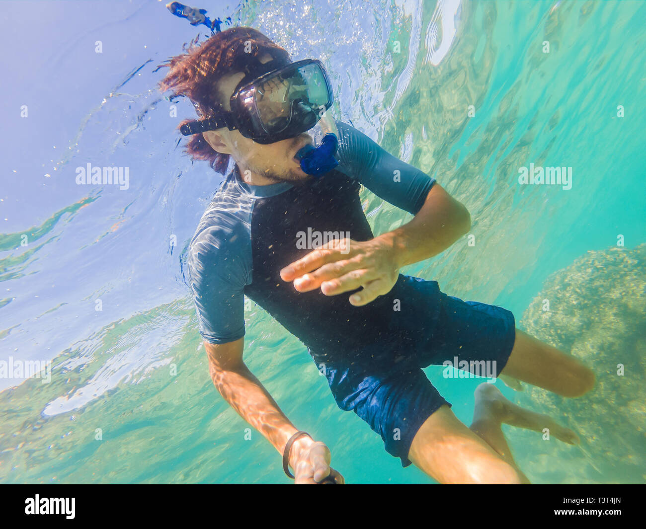 Hawaii family snorkel hi-res stock photography and images - Alamy