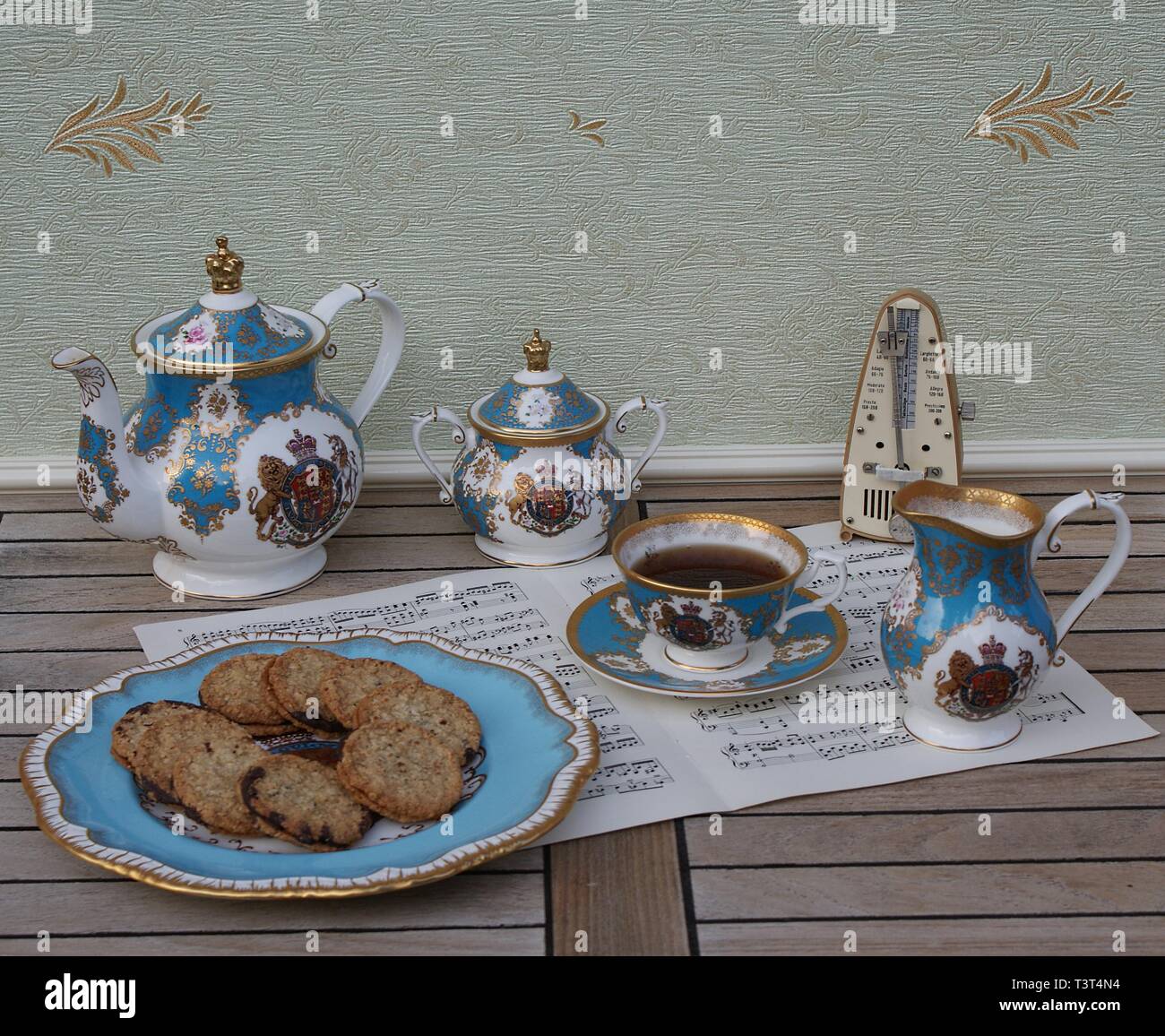 Teacup plate hires stock photography and images Alamy