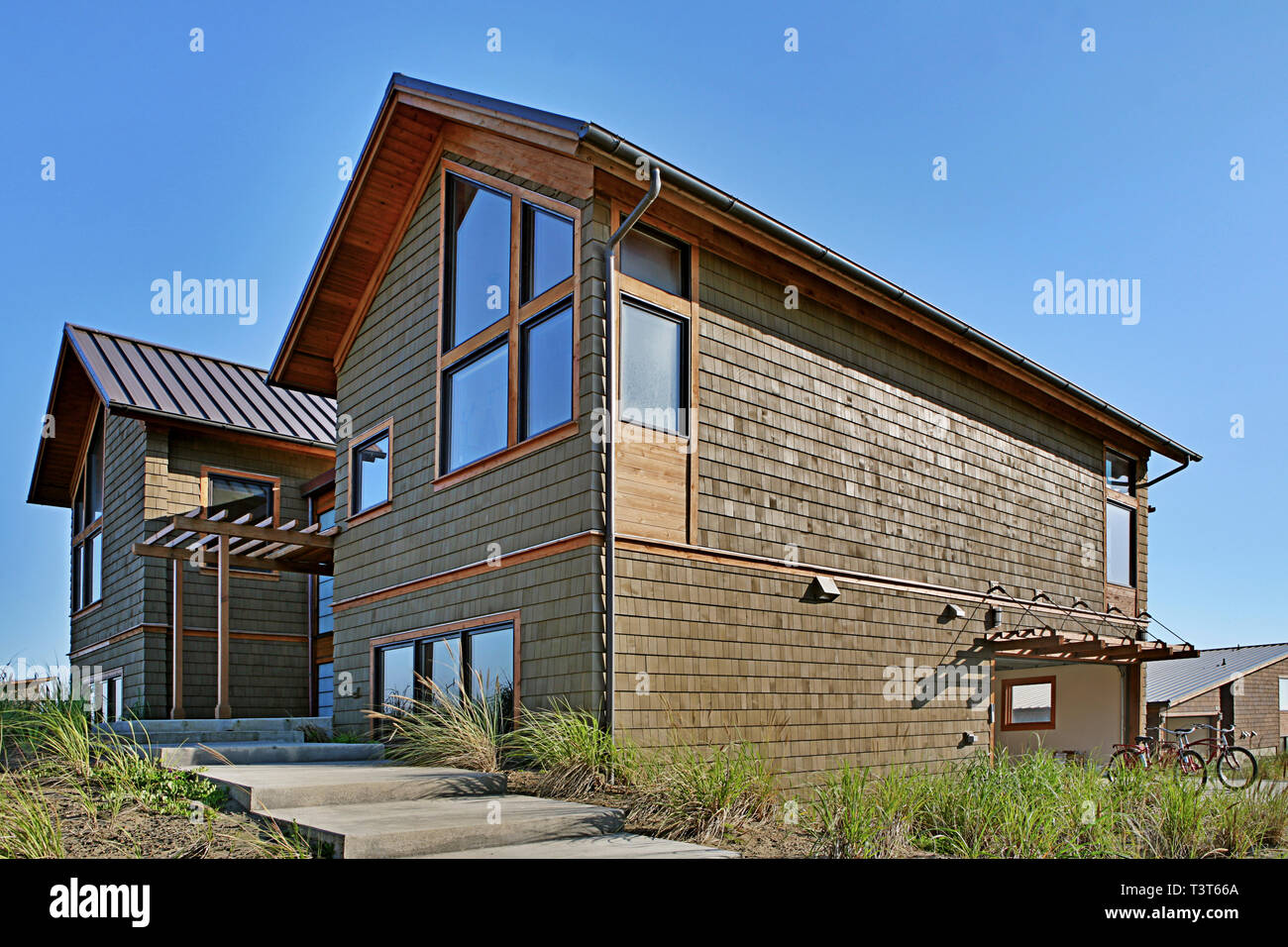 Modern house under blue sky Stock Photo - Alamy
