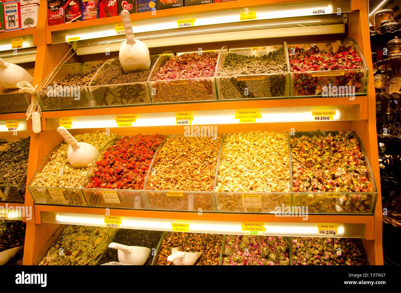 Tag Bazaar High Resolution Stock Photography And Images Alamy<script async src=