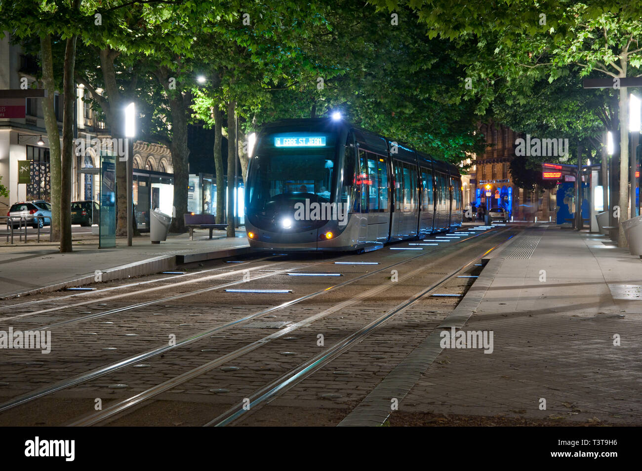 Quinconces tram station bordeaux gironde hi-res stock photography and  images - Alamy