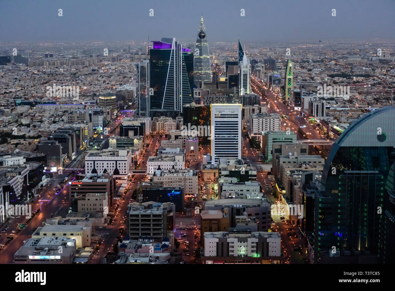 Riyadh aerial at night hires stock photography and images Alamy