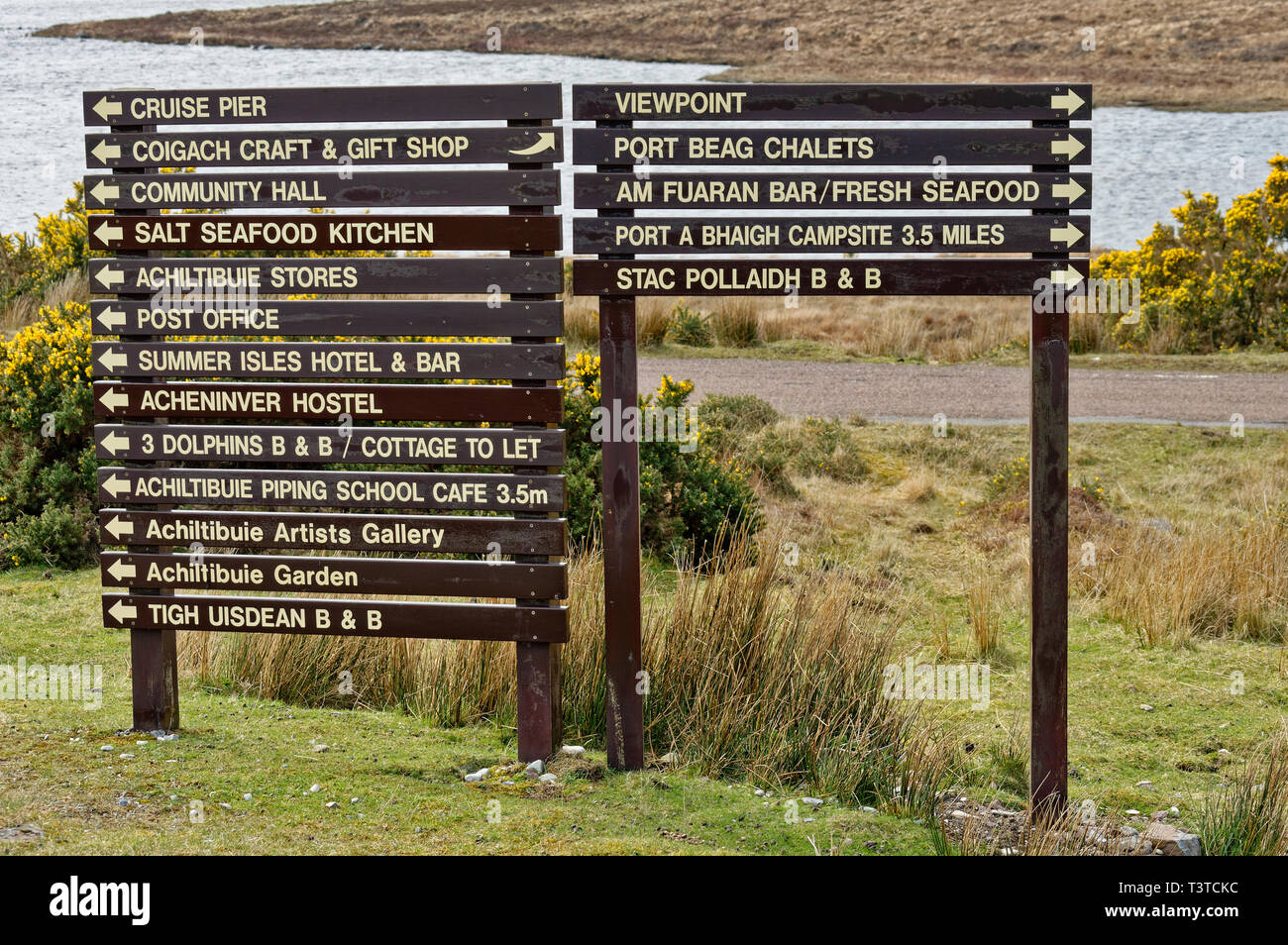 ACHILTIBUIE ROSS AND CROMARTY SCOTLAND INFORMATION SIGNS ON THE ROADSIDE Stock Photo